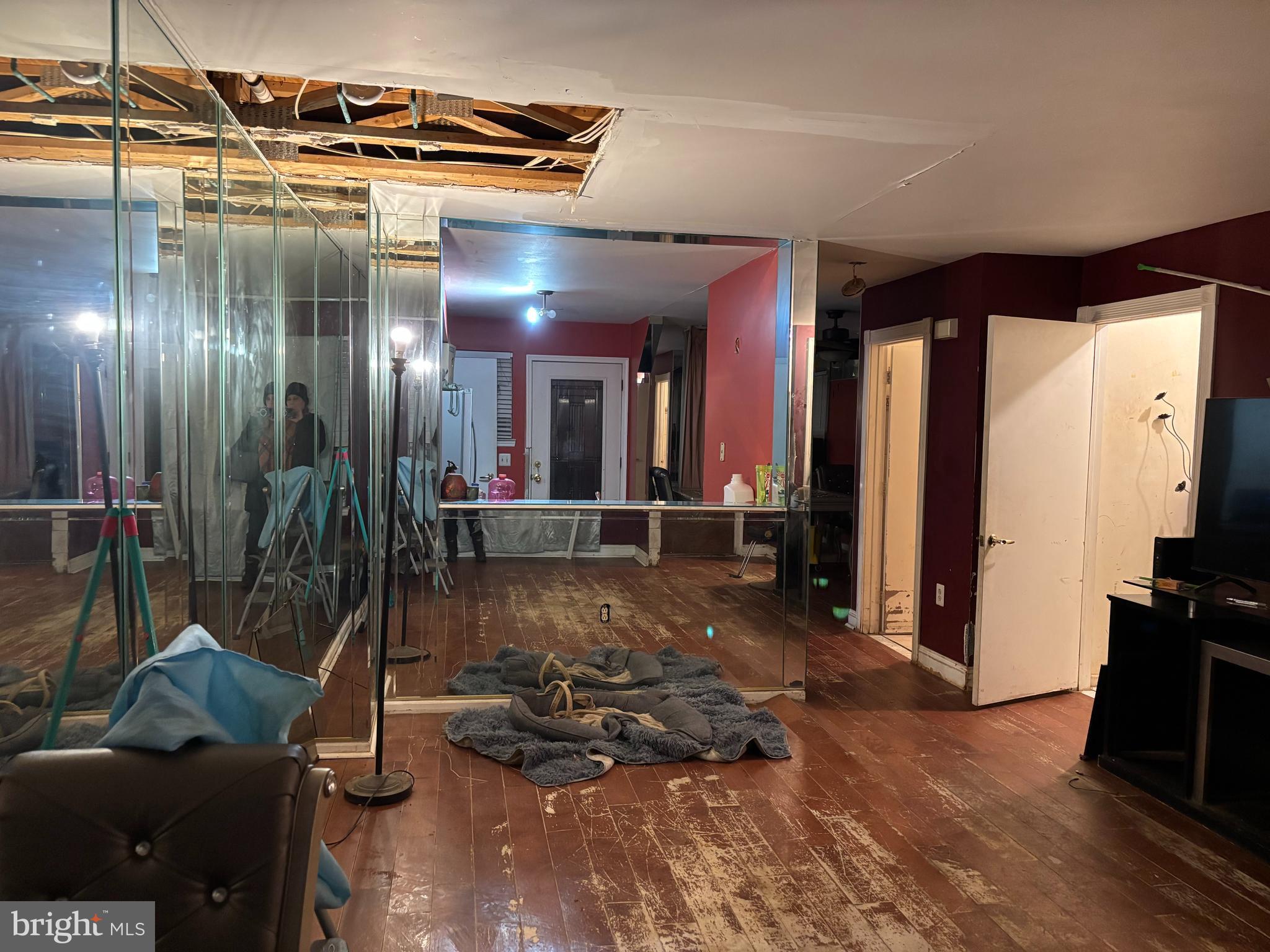 1247 CAMBRIDGE COURT