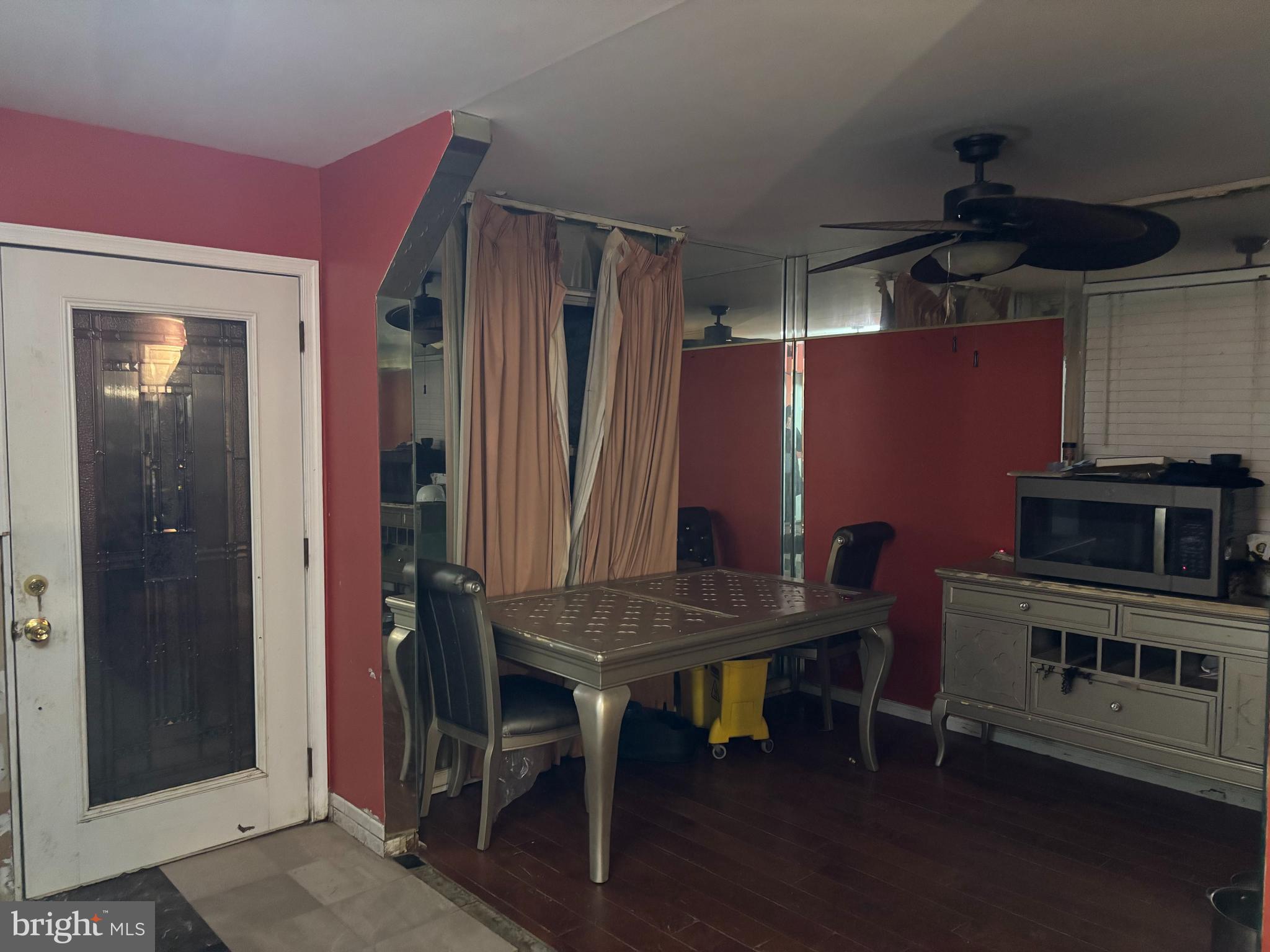 1247 CAMBRIDGE COURT