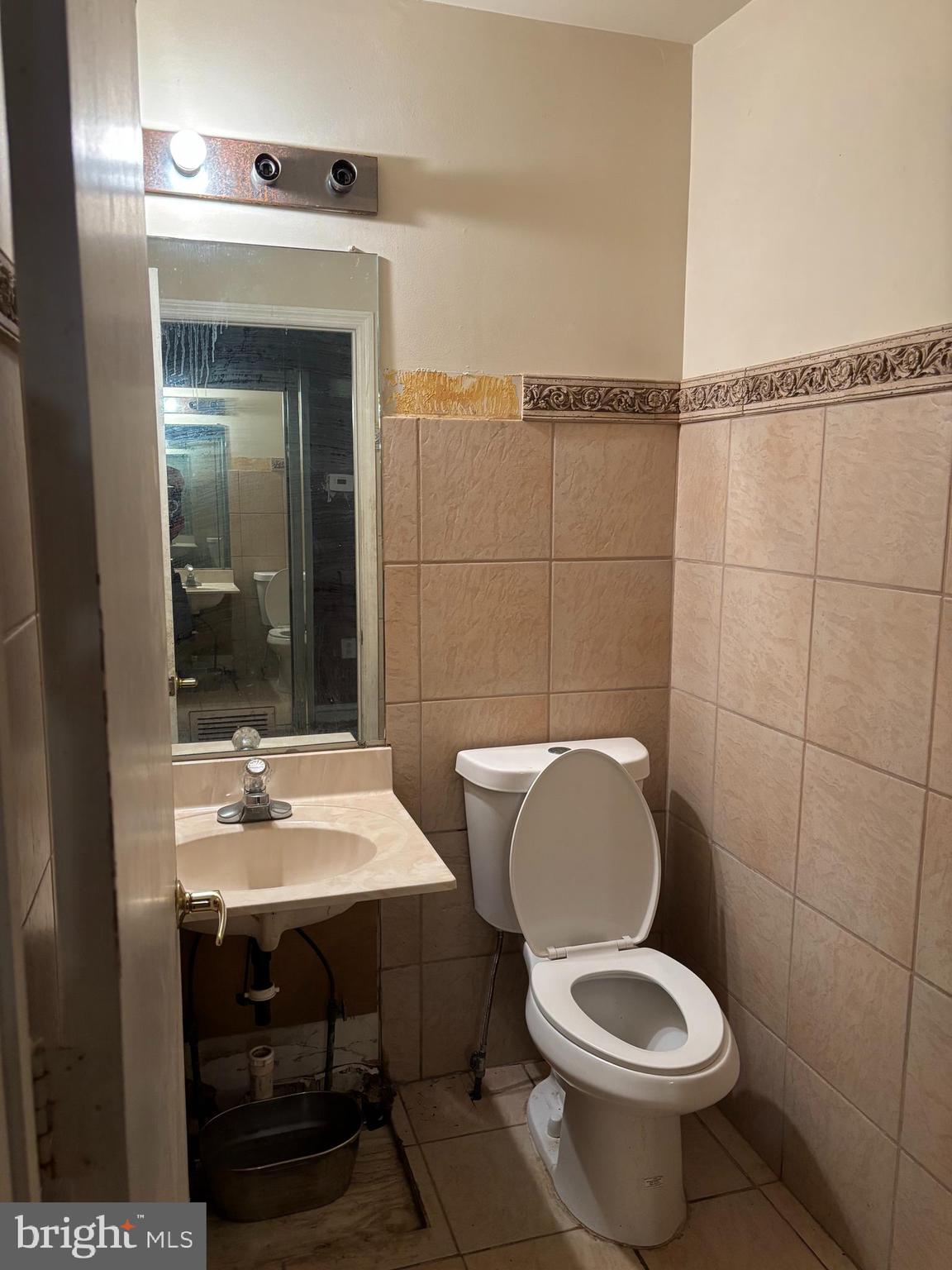 1247 CAMBRIDGE COURT