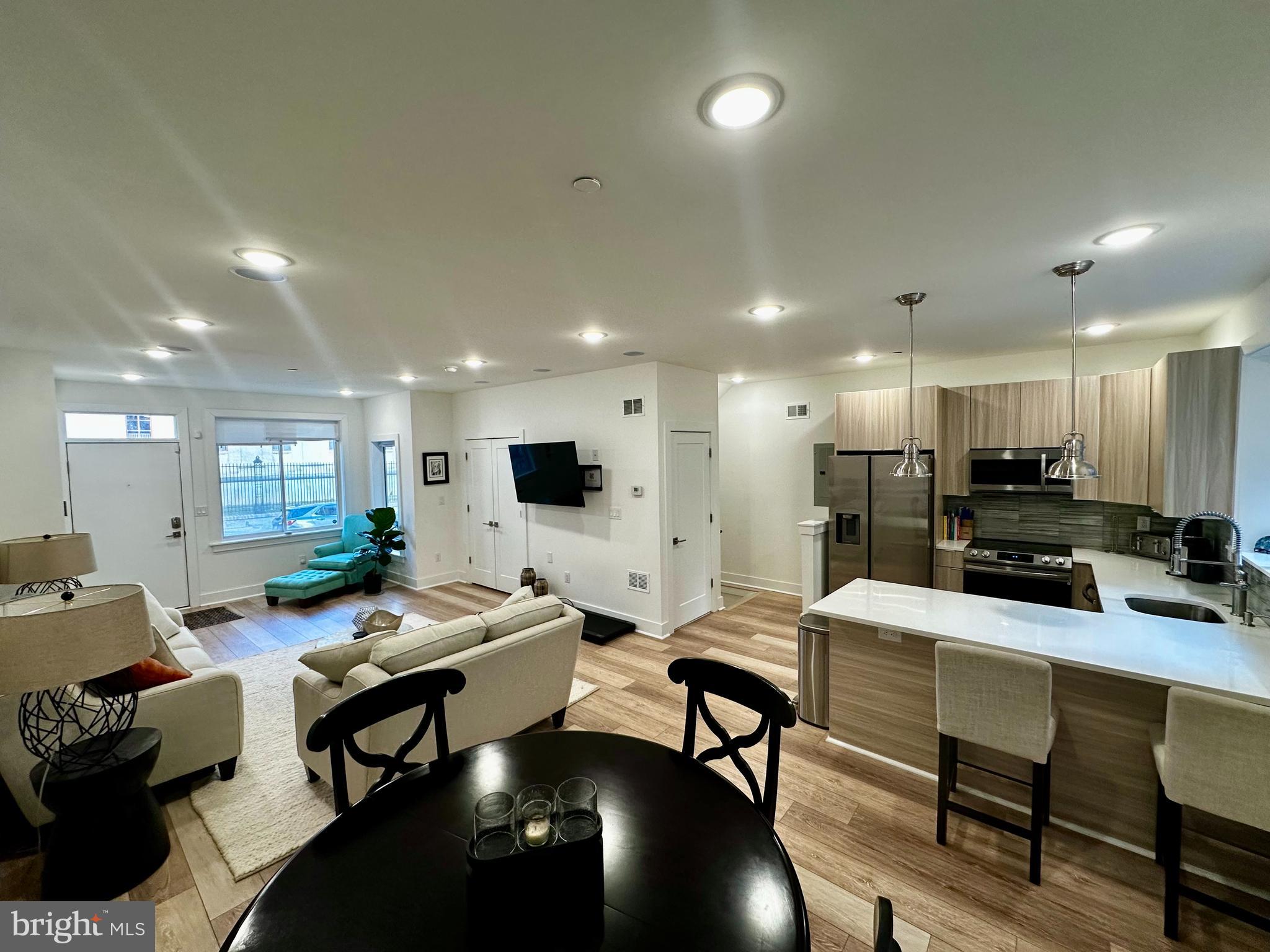 2008 S COLLEGE AVENUE A