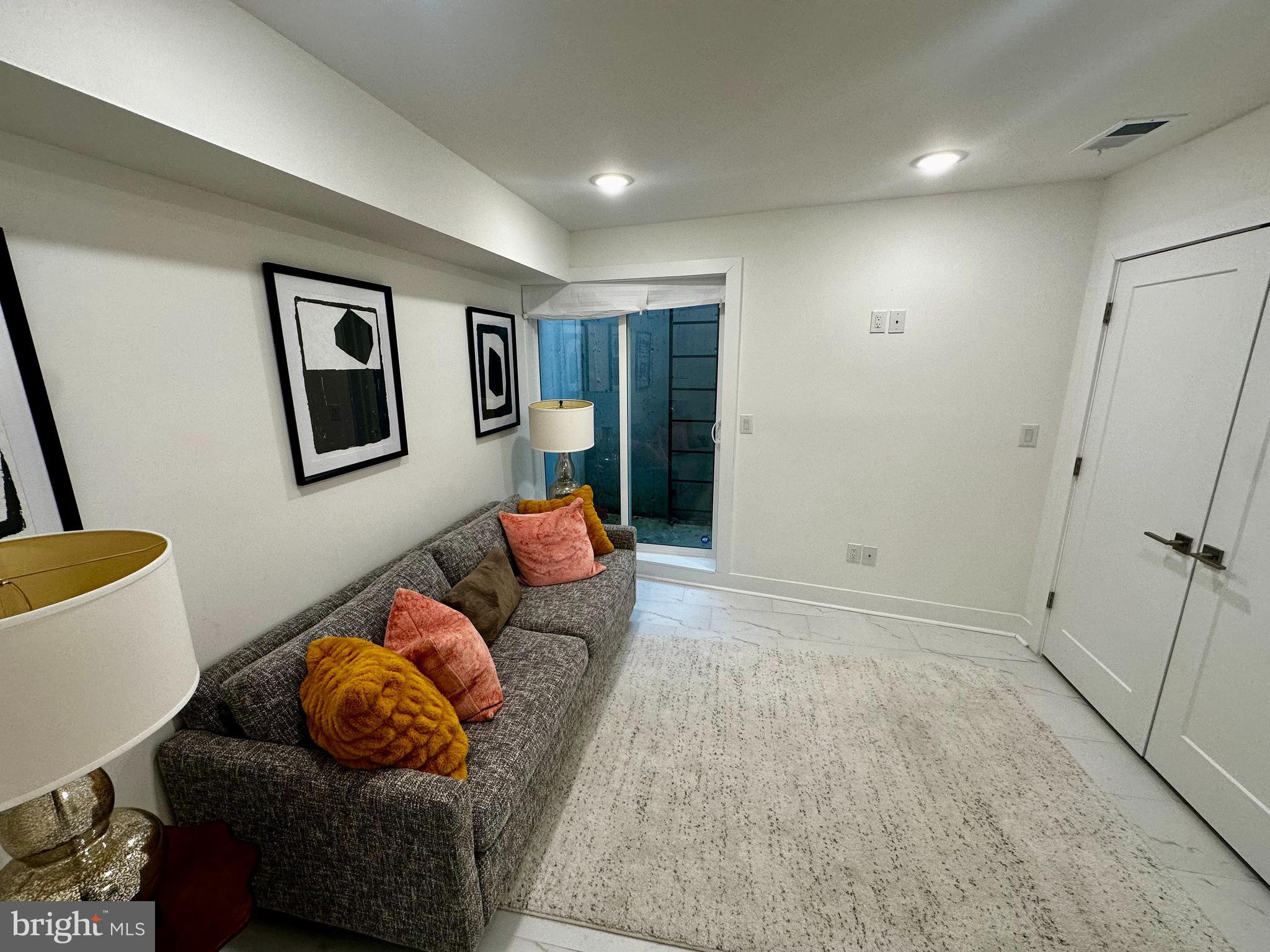 2008 S COLLEGE AVENUE A