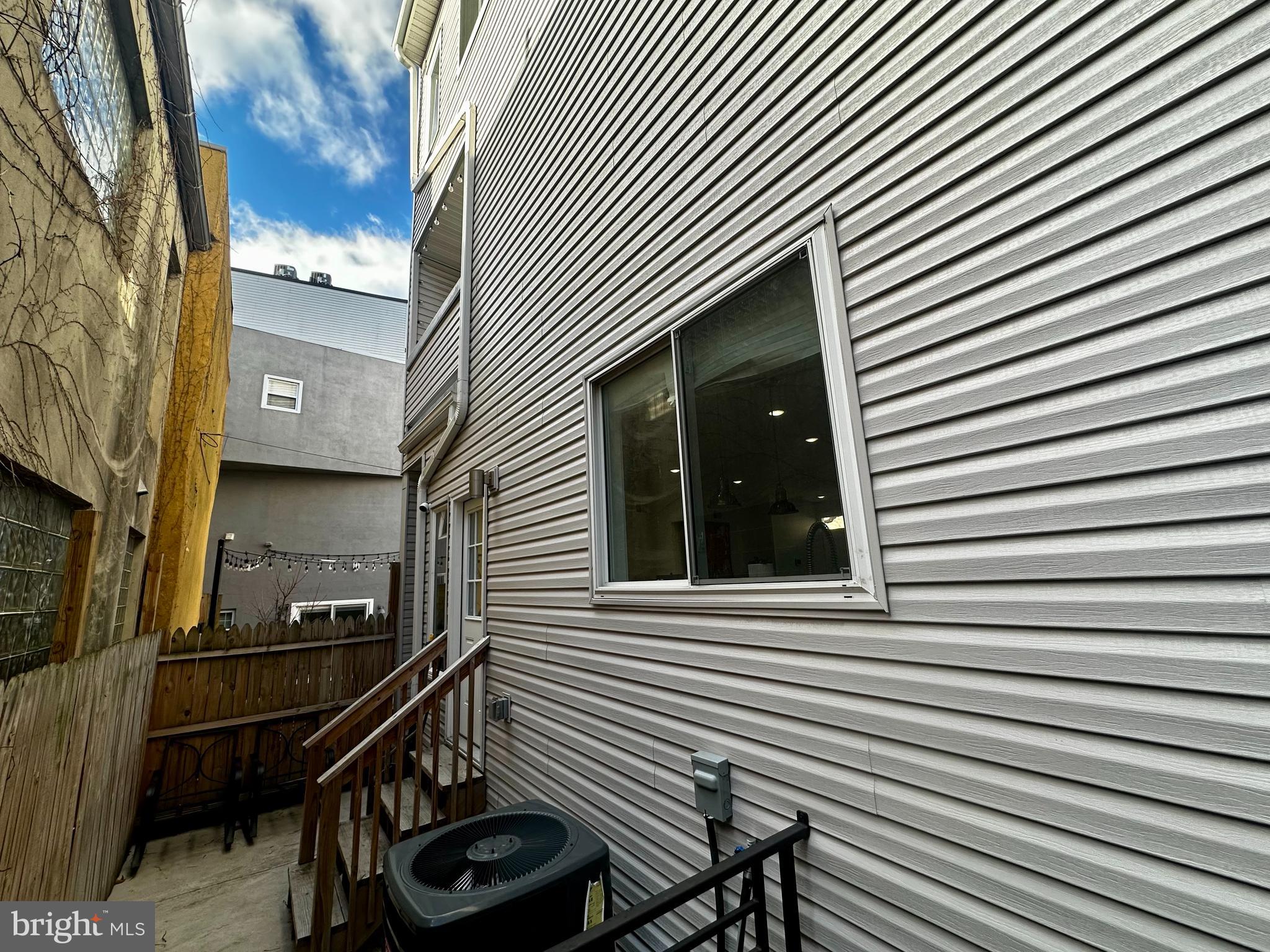 2008 S COLLEGE AVENUE A