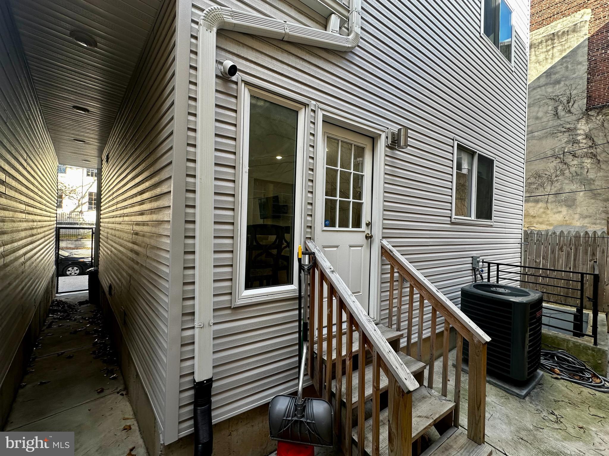 2008 S COLLEGE AVENUE A