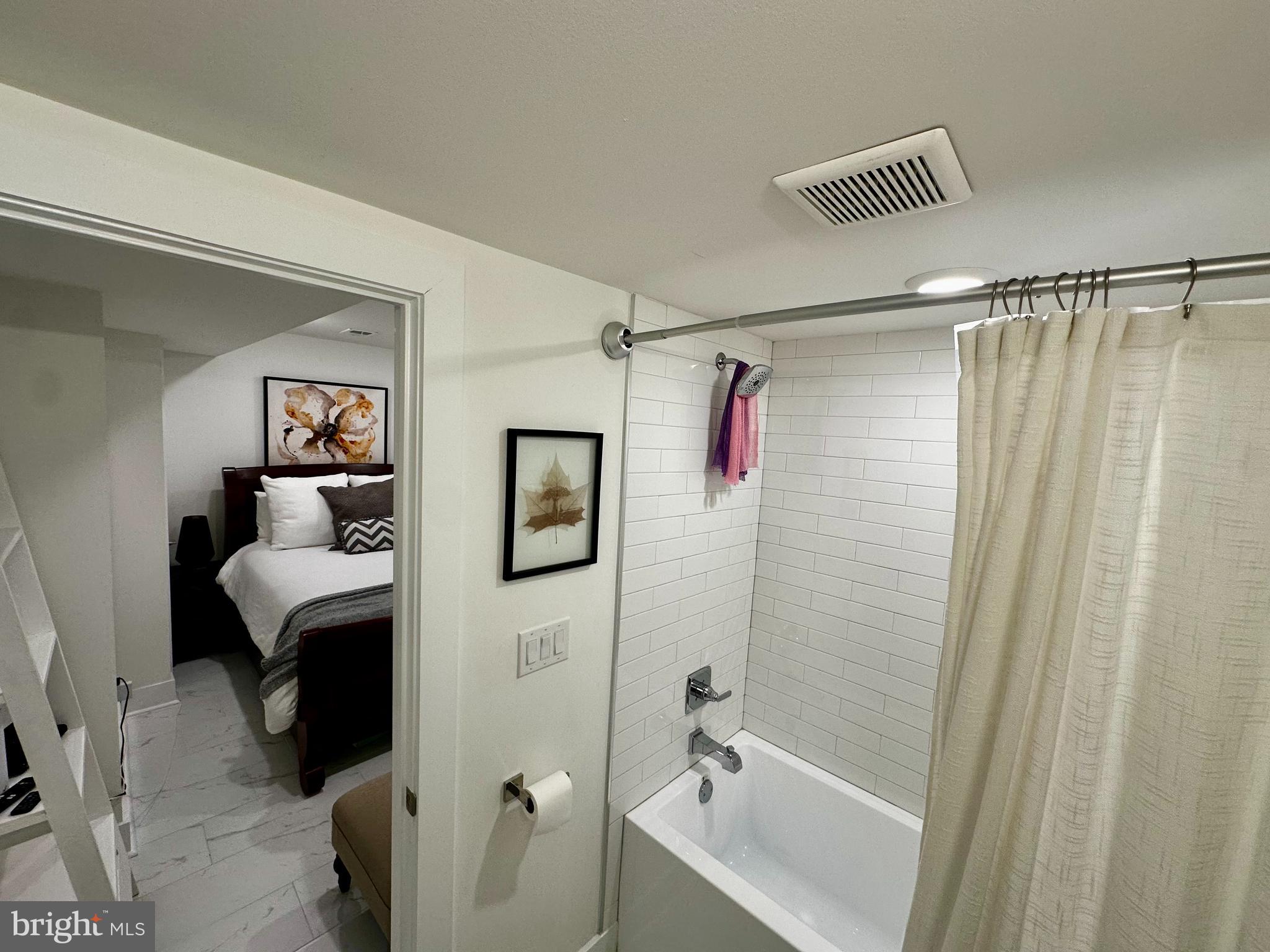 2008 S COLLEGE AVENUE A