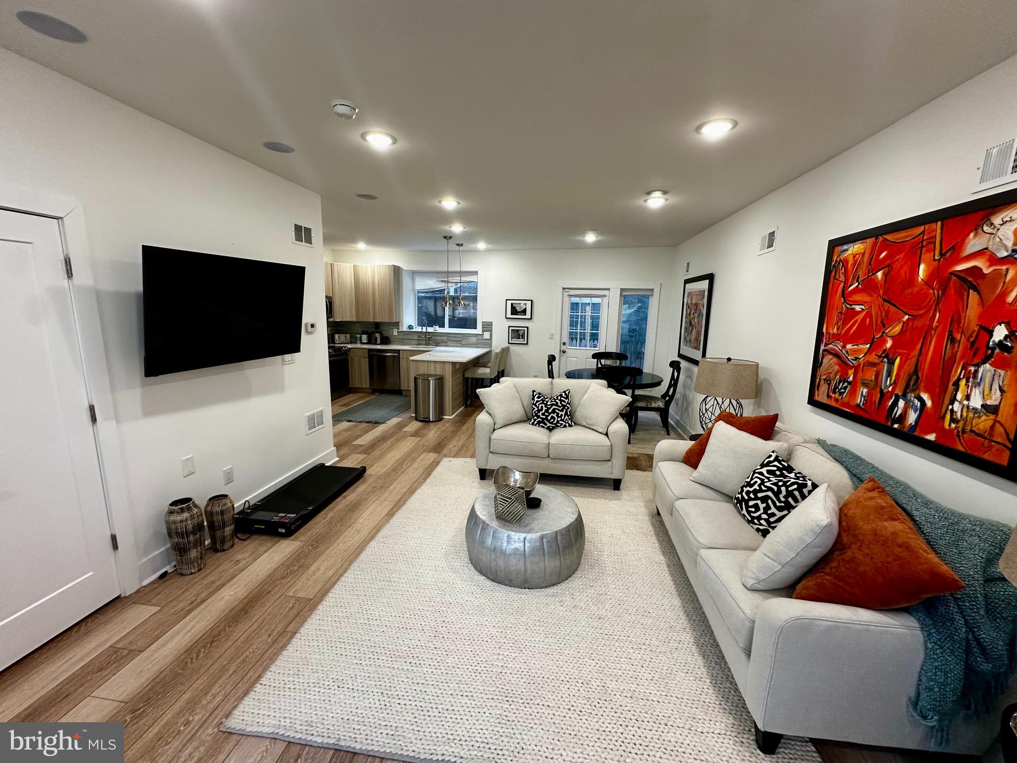 2008 S COLLEGE AVENUE A