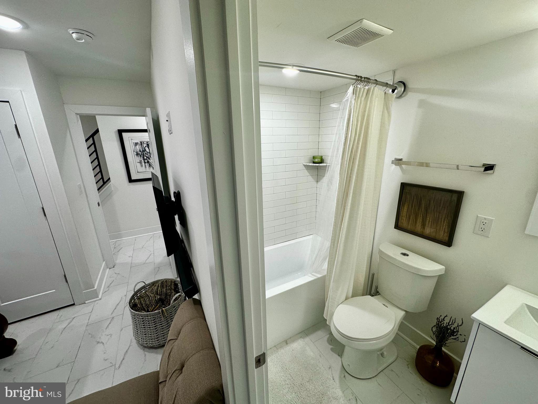 2008 S COLLEGE AVENUE A