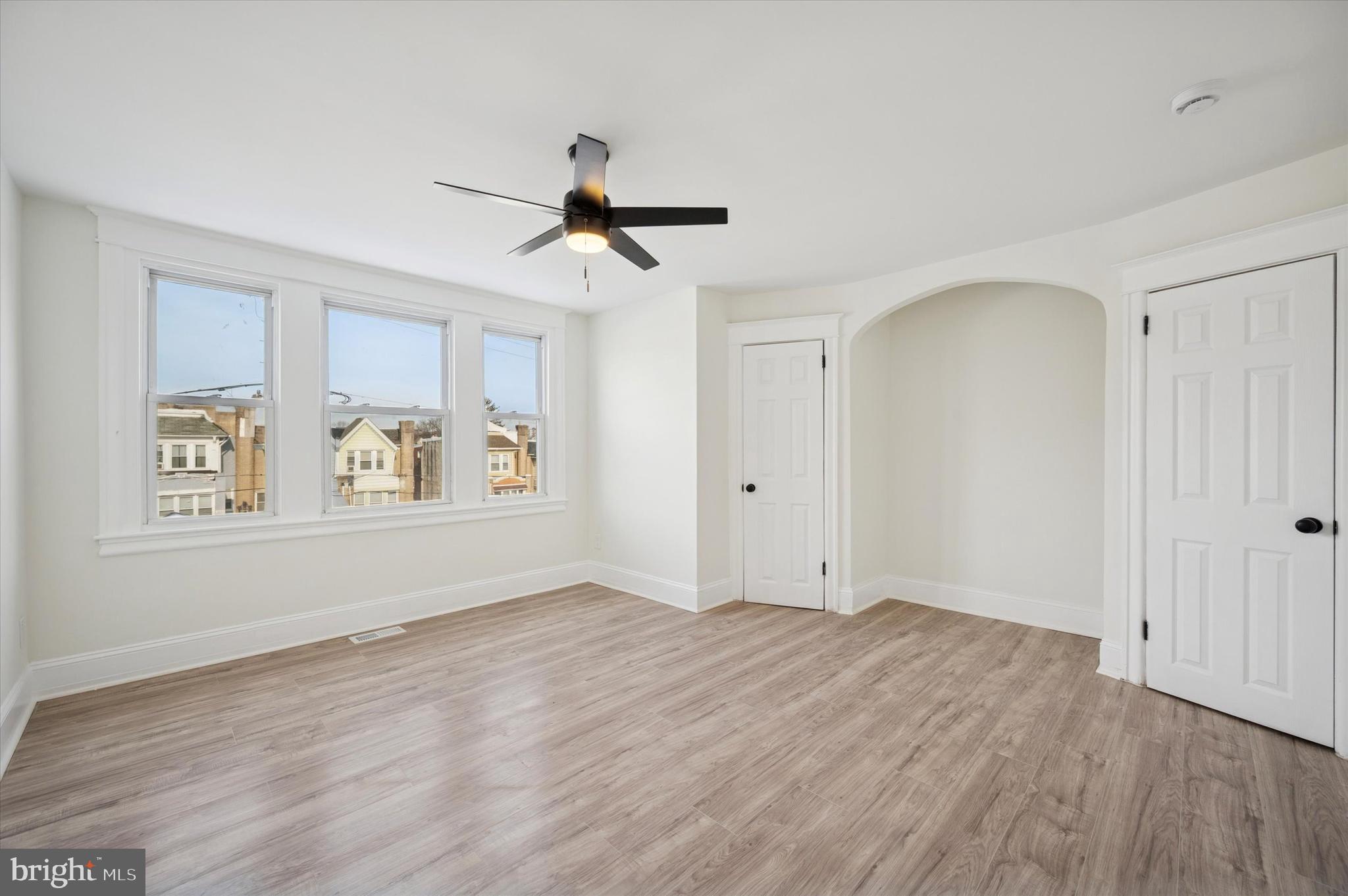 5232 ARLINGTON STREET