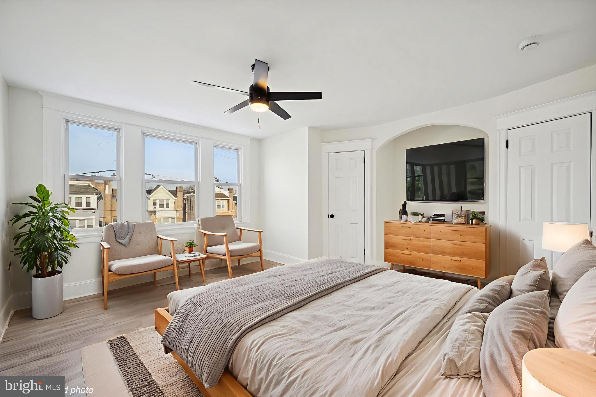 5232 ARLINGTON STREET