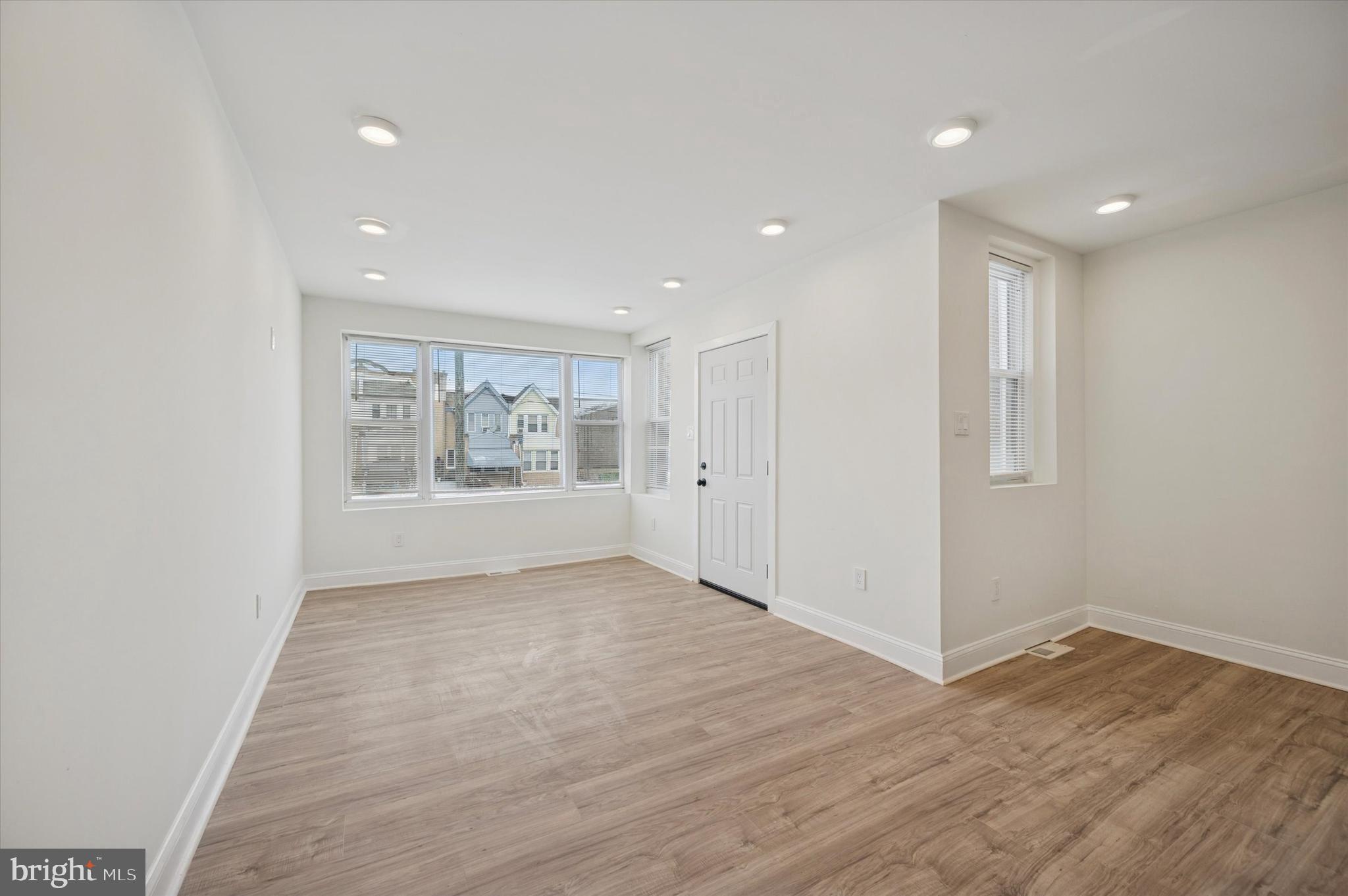 5232 ARLINGTON STREET