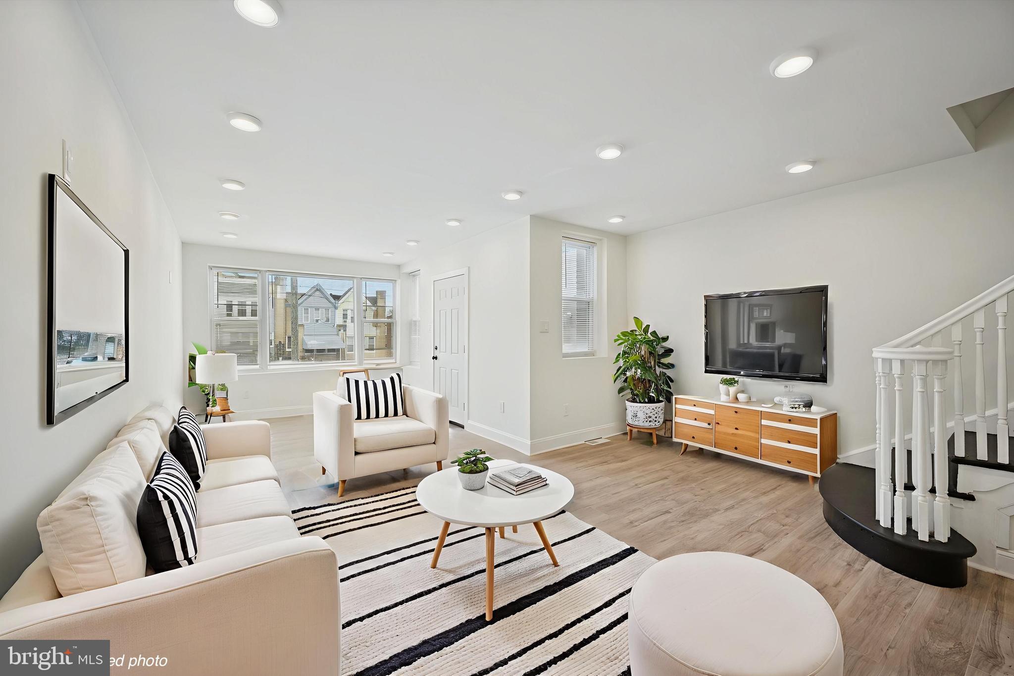 5232 ARLINGTON STREET