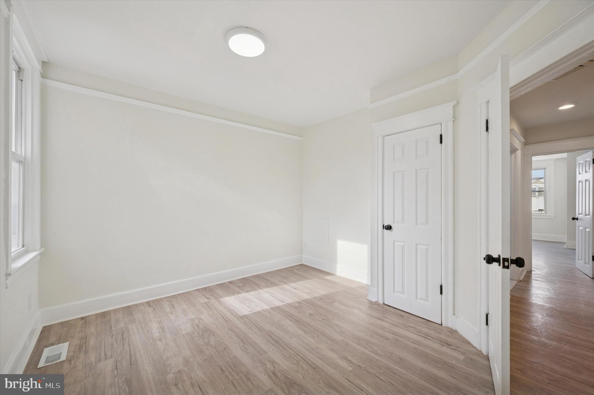 5232 ARLINGTON STREET