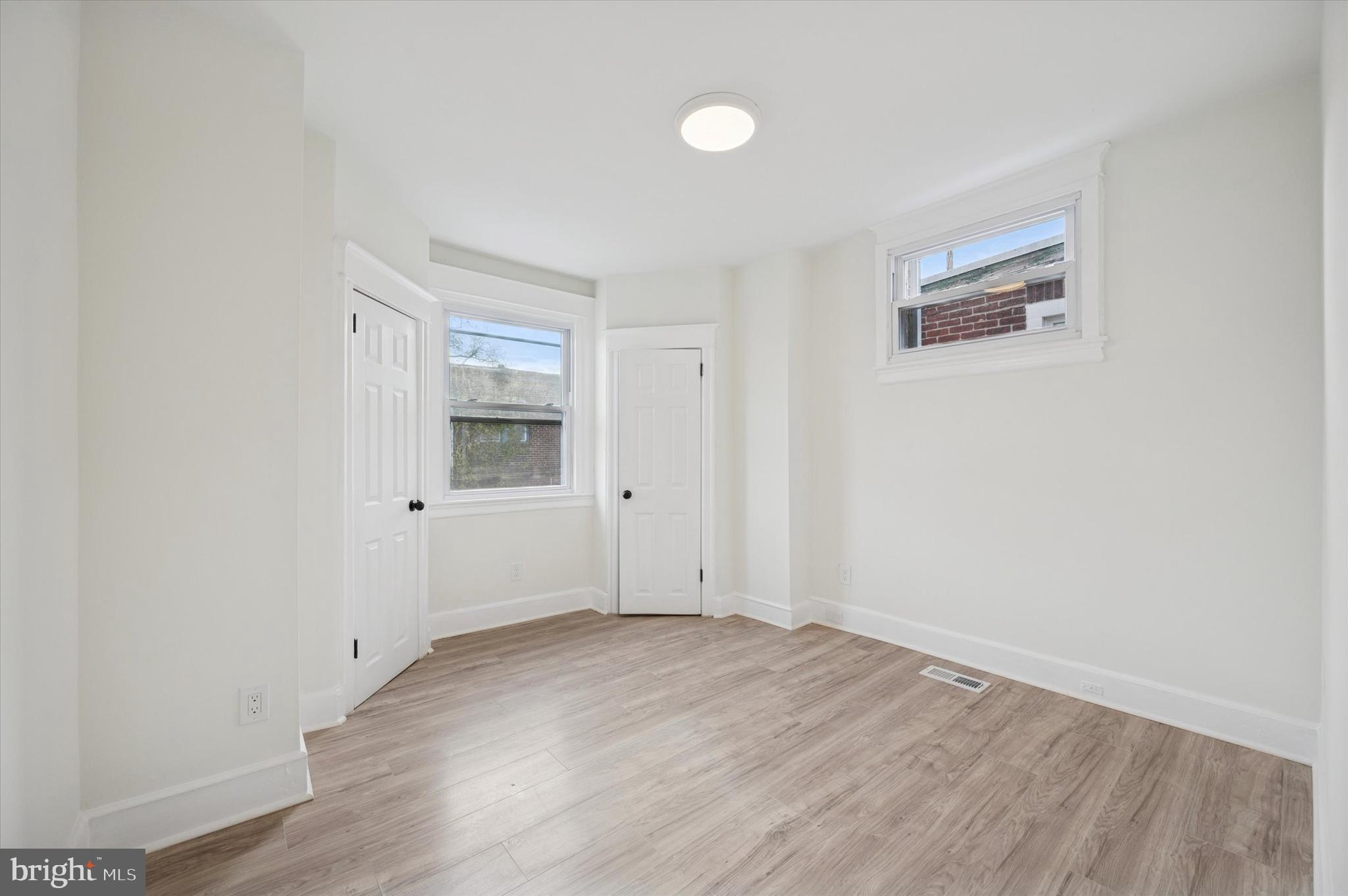 5232 ARLINGTON STREET