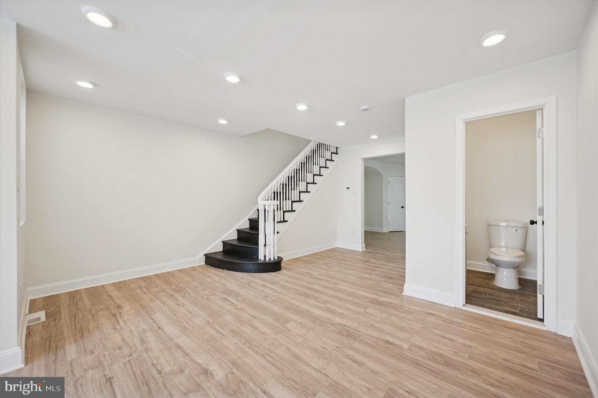 5232 ARLINGTON STREET