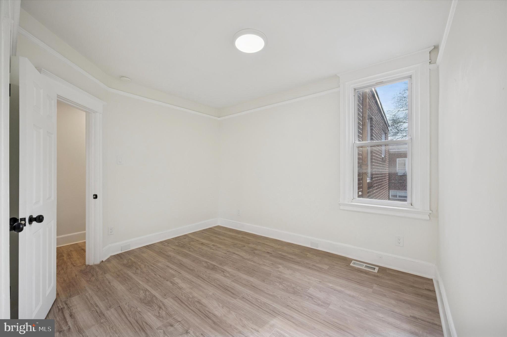 5232 ARLINGTON STREET