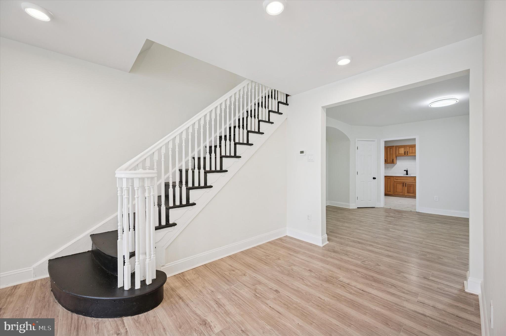 5232 ARLINGTON STREET