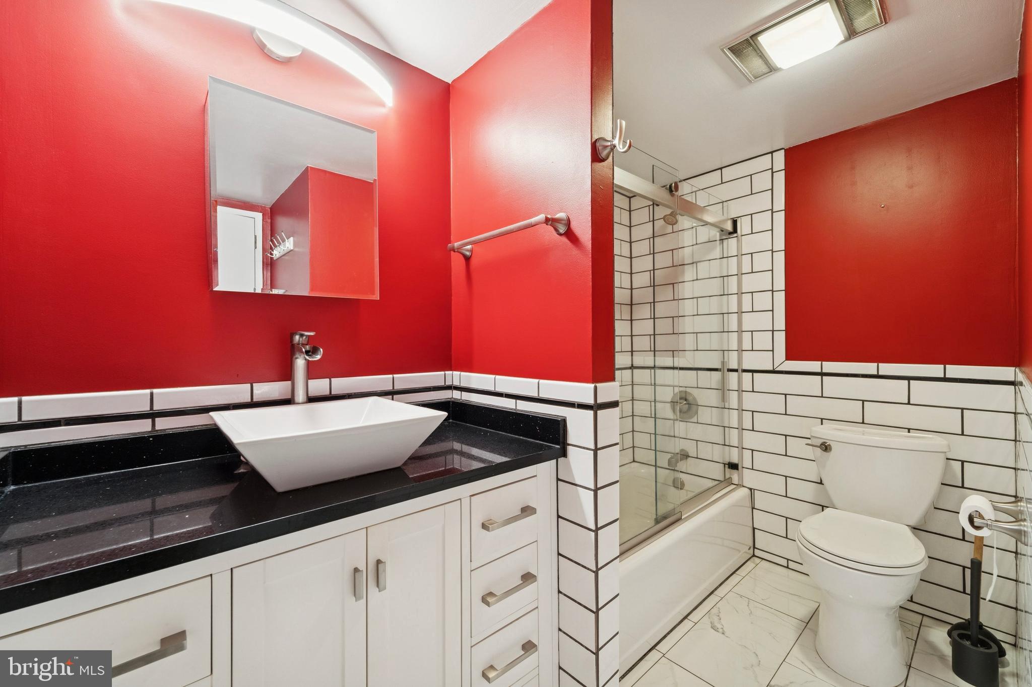 2001 HAMILTON STREET 00 318