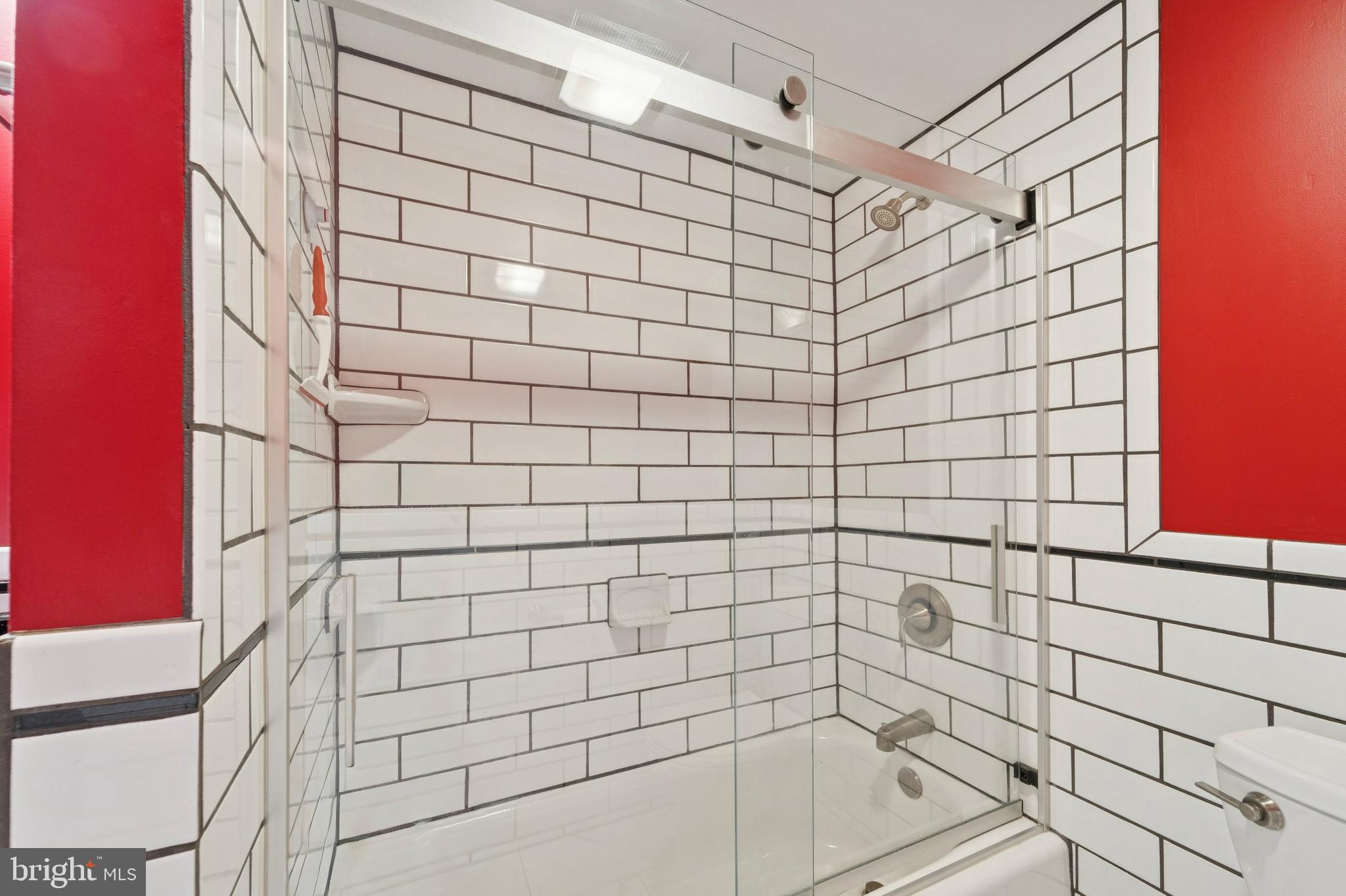 2001 HAMILTON STREET 00 318