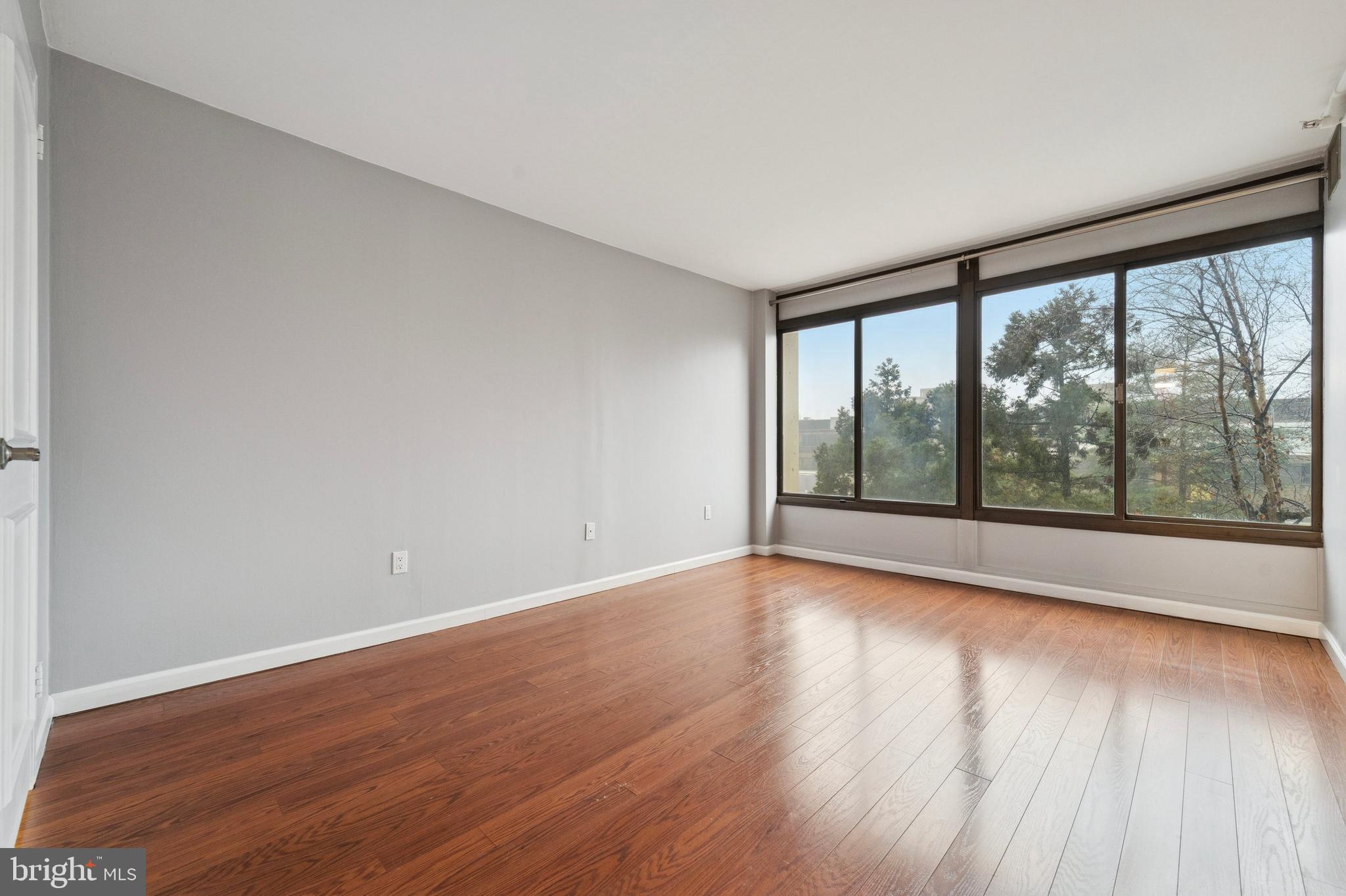 2001 HAMILTON STREET 00 318