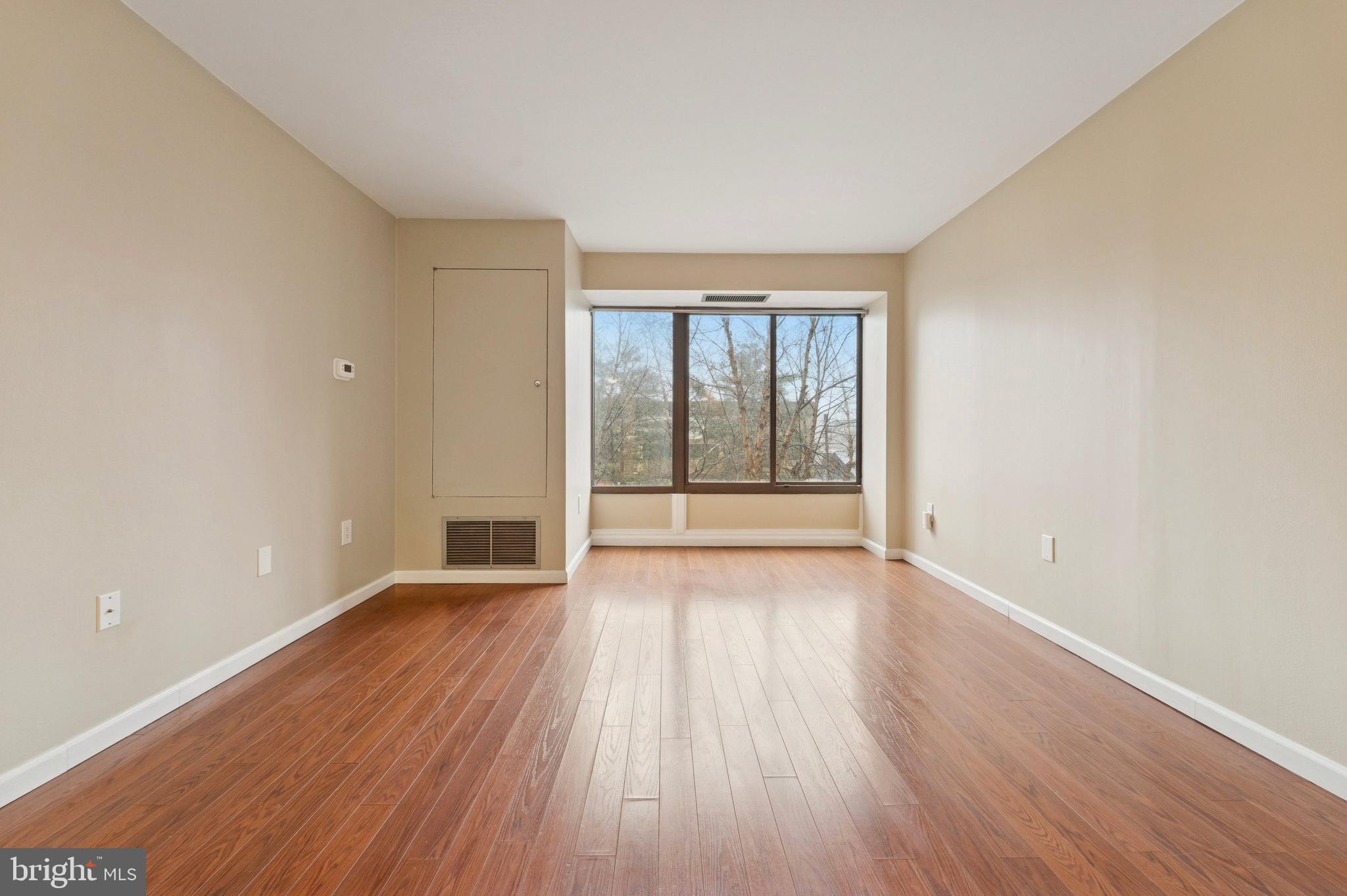 2001 HAMILTON STREET 00 318