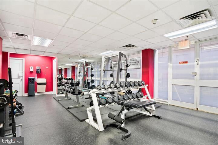 2001 HAMILTON STREET 00 318