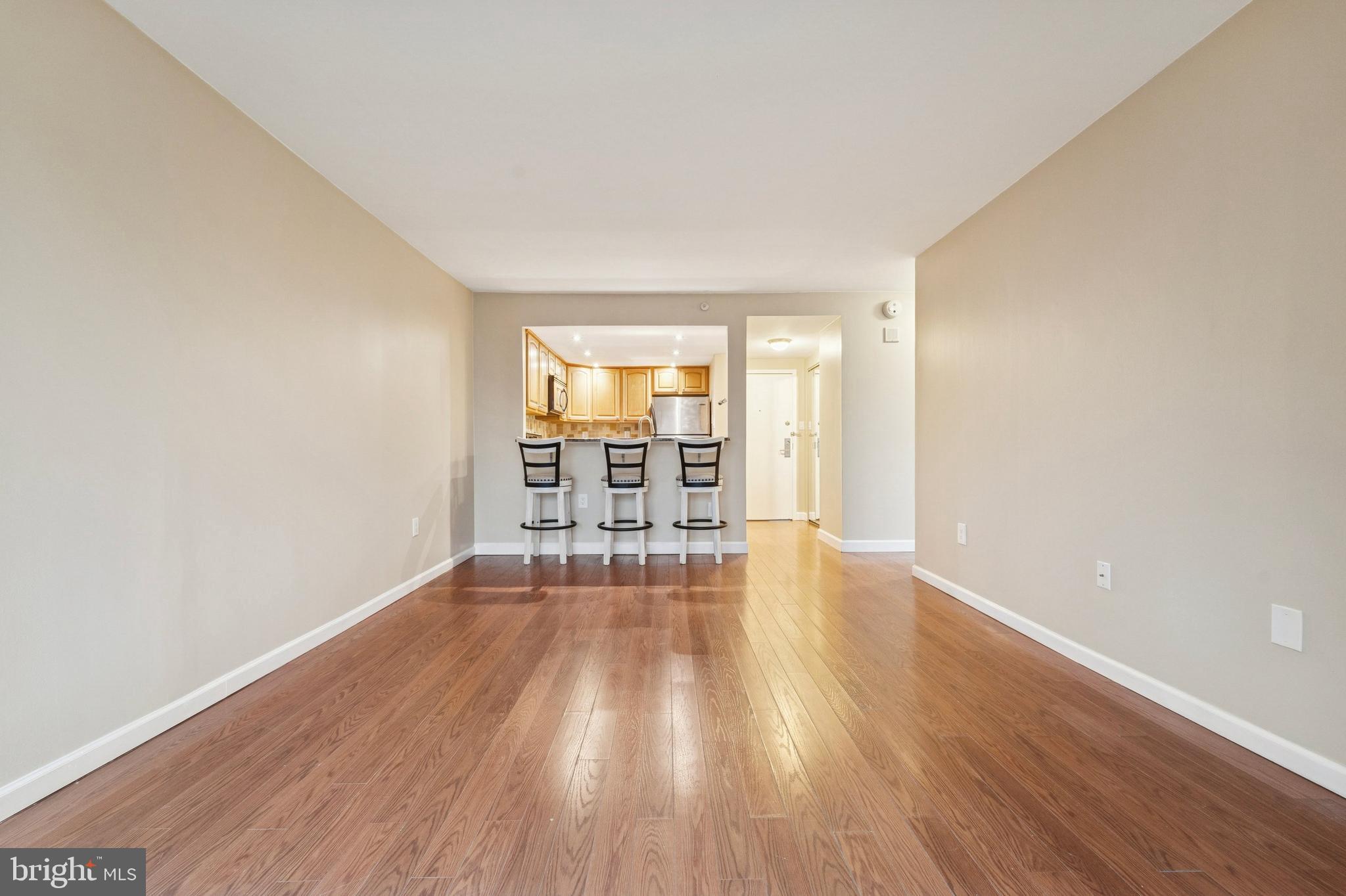 2001 HAMILTON STREET 00 318