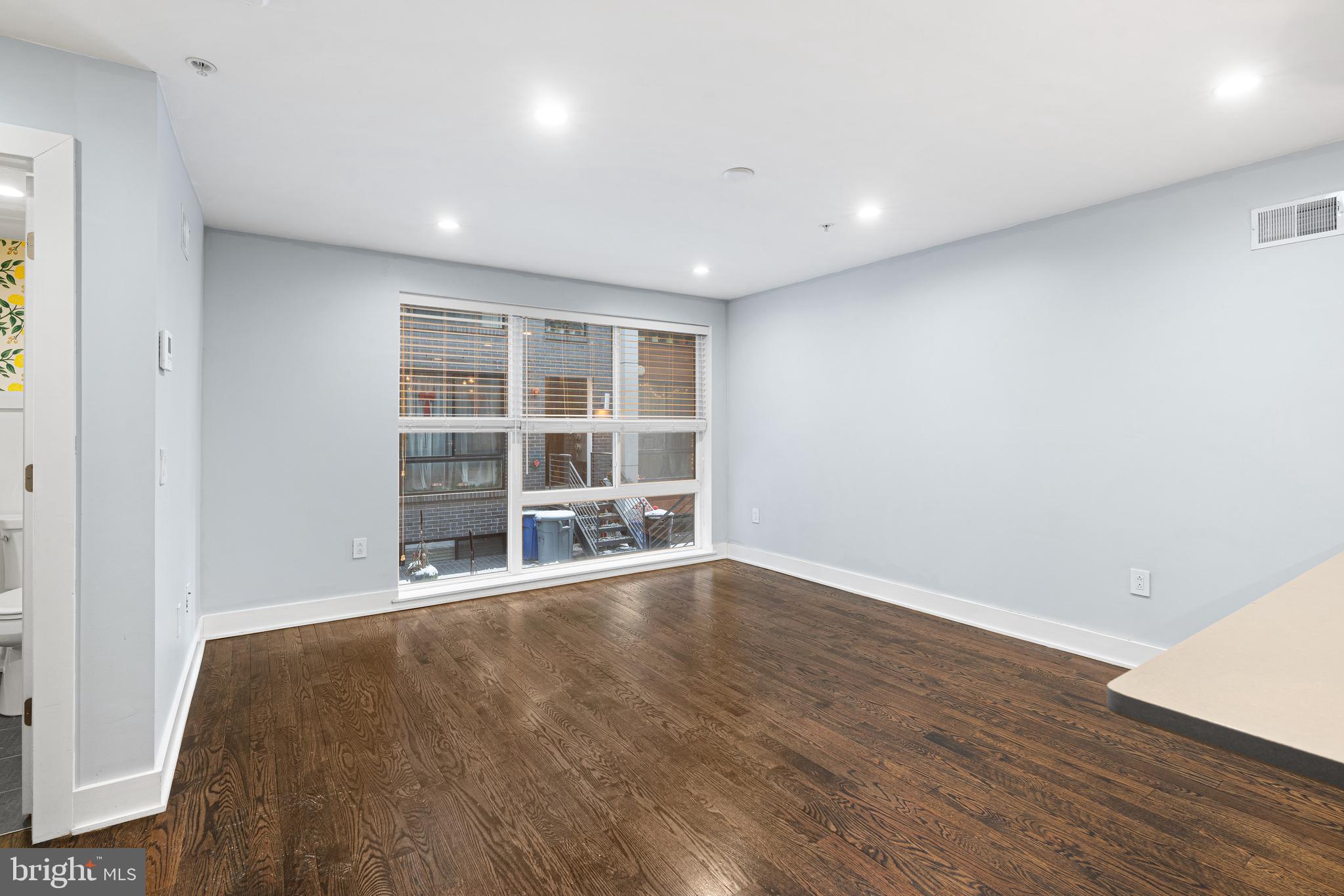 1649 E EYRE STREET 5