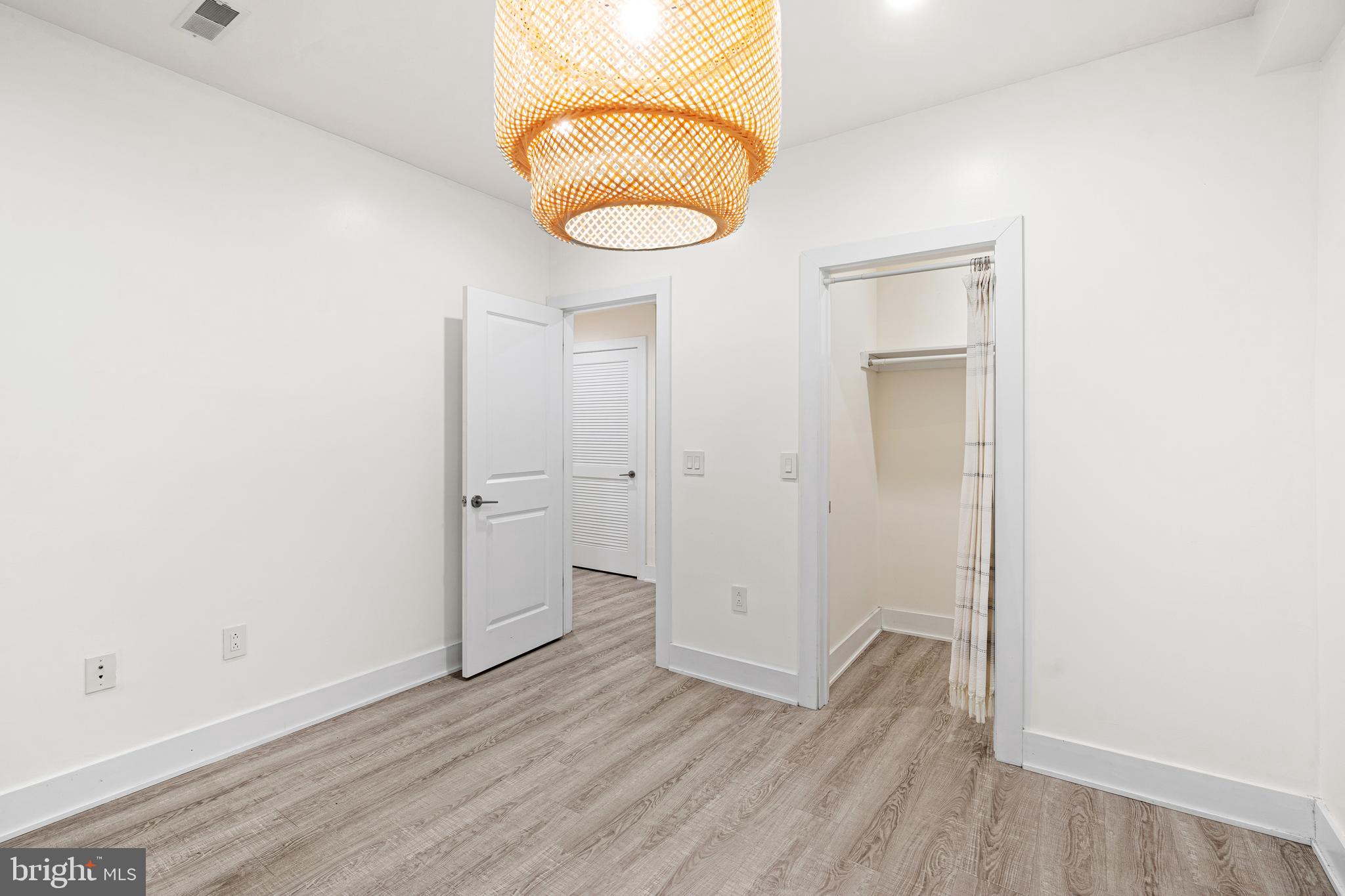 1649 E EYRE STREET 5