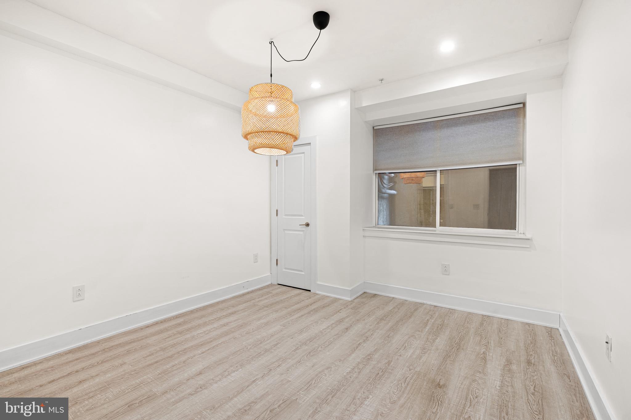 1649 E EYRE STREET 5