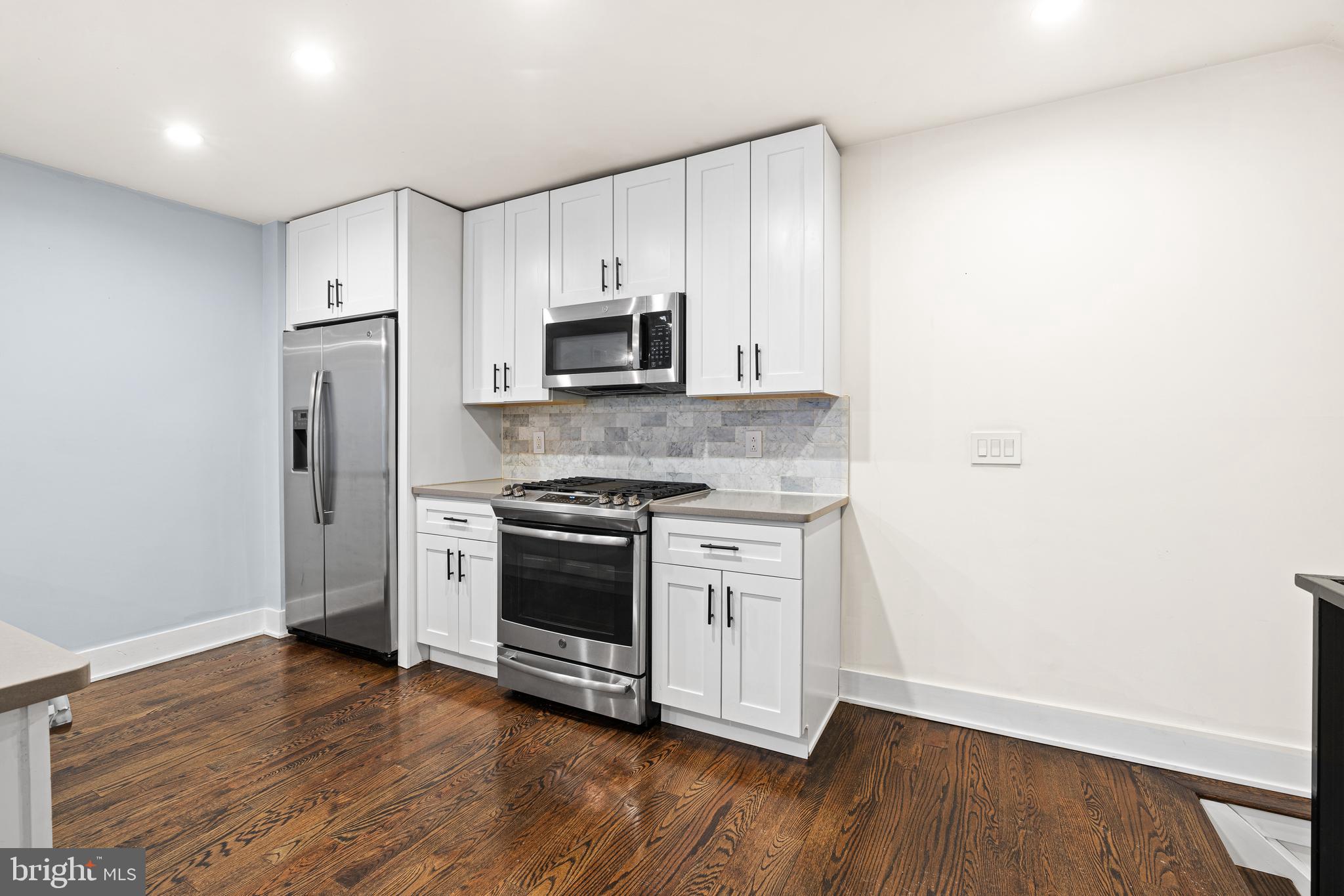 1649 E EYRE STREET 5