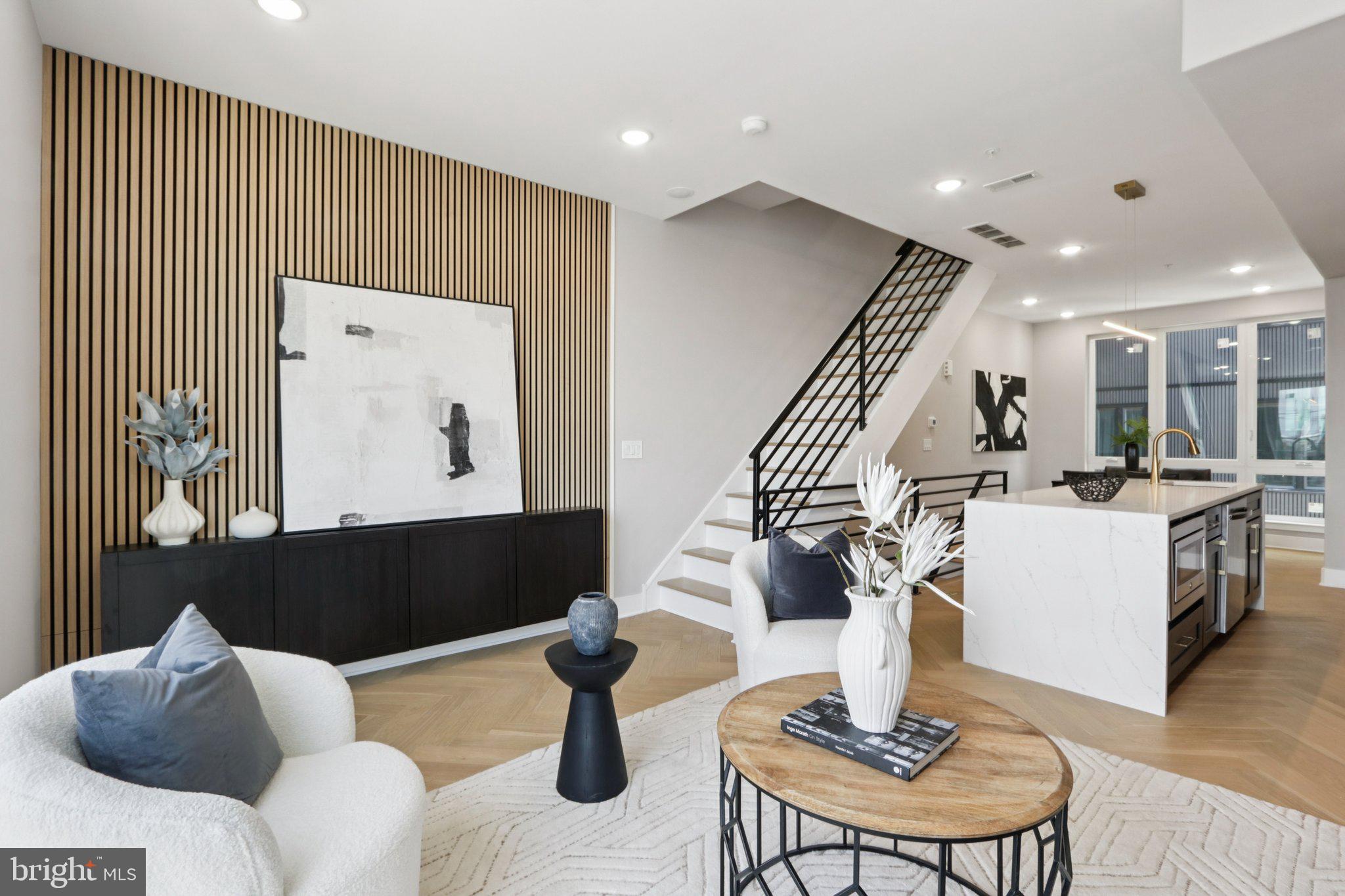 1814 E MOYAMENSING AVENUE B