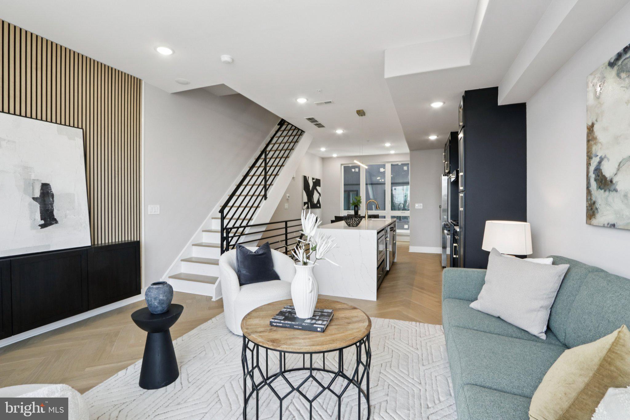 1814 E MOYAMENSING AVENUE B