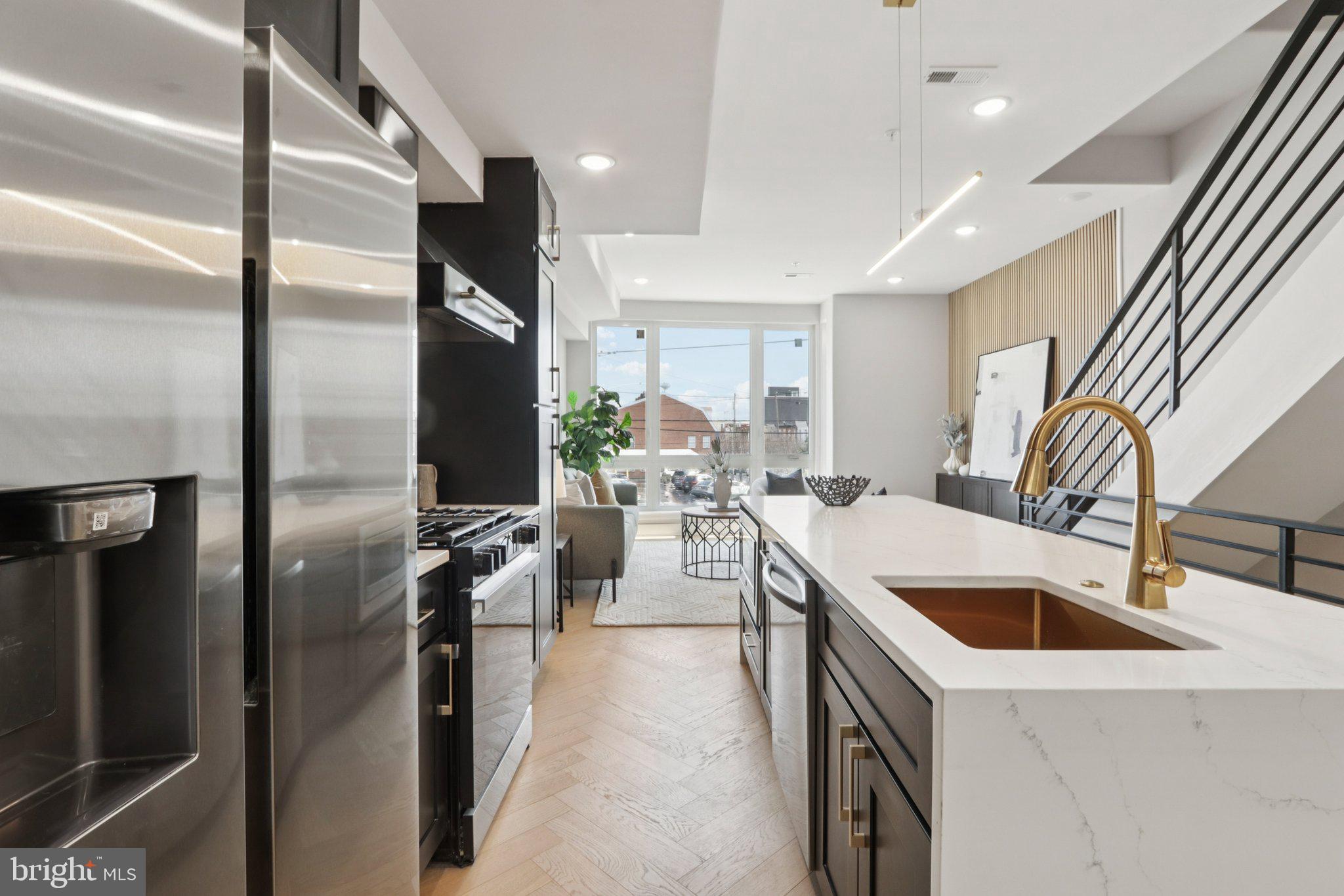 1814 E MOYAMENSING AVENUE B