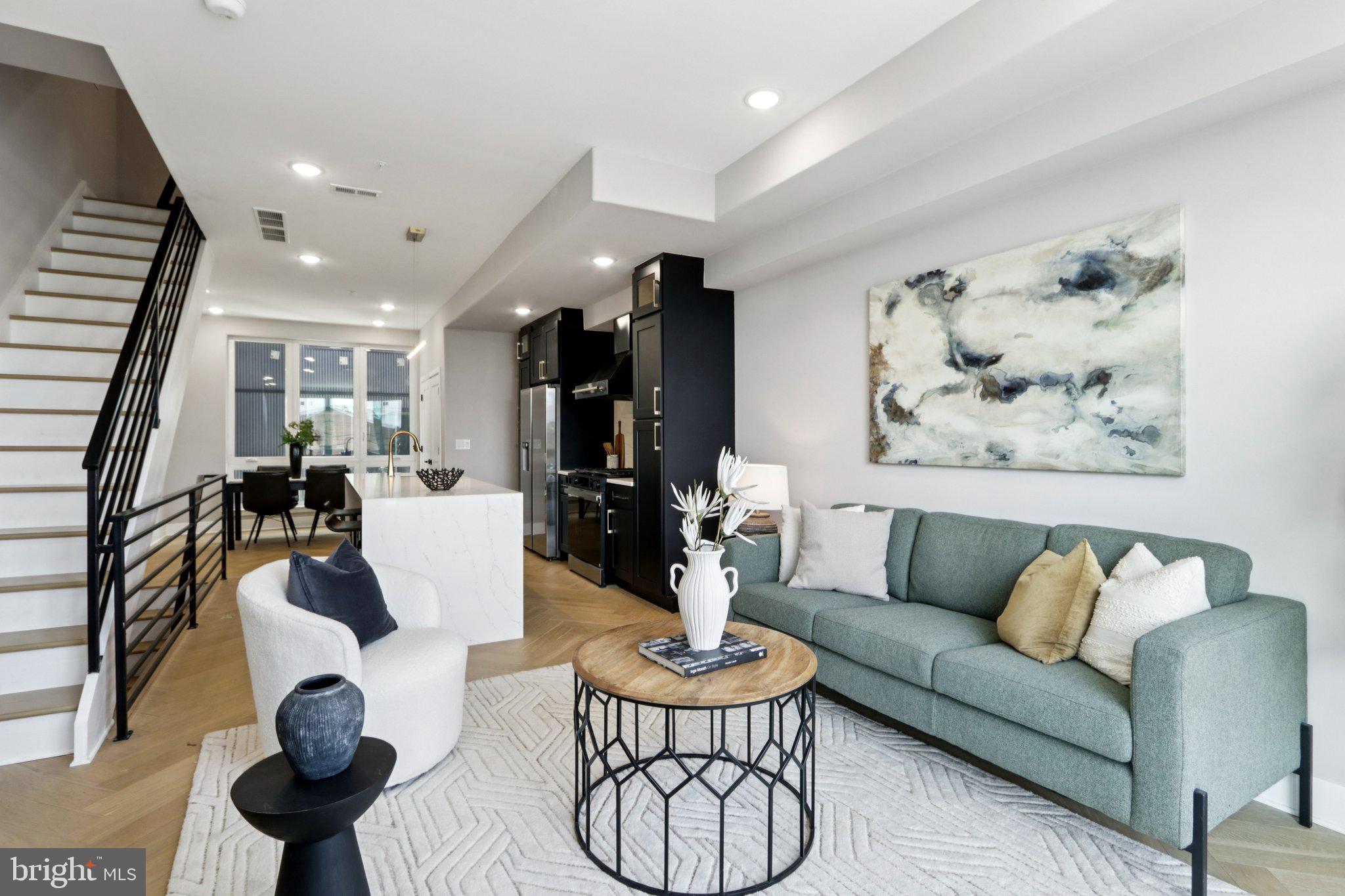 1814 E MOYAMENSING AVENUE B