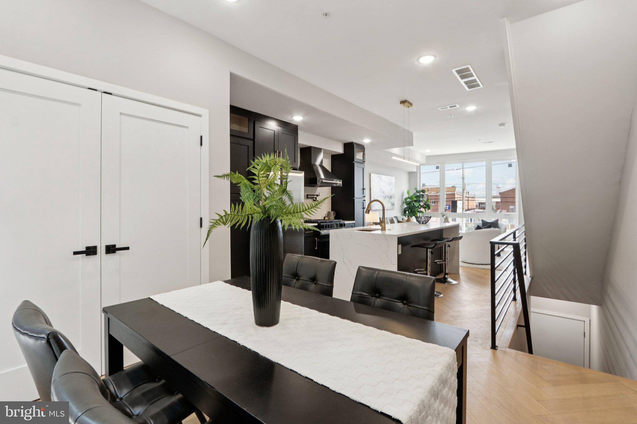 1814 E MOYAMENSING AVENUE B