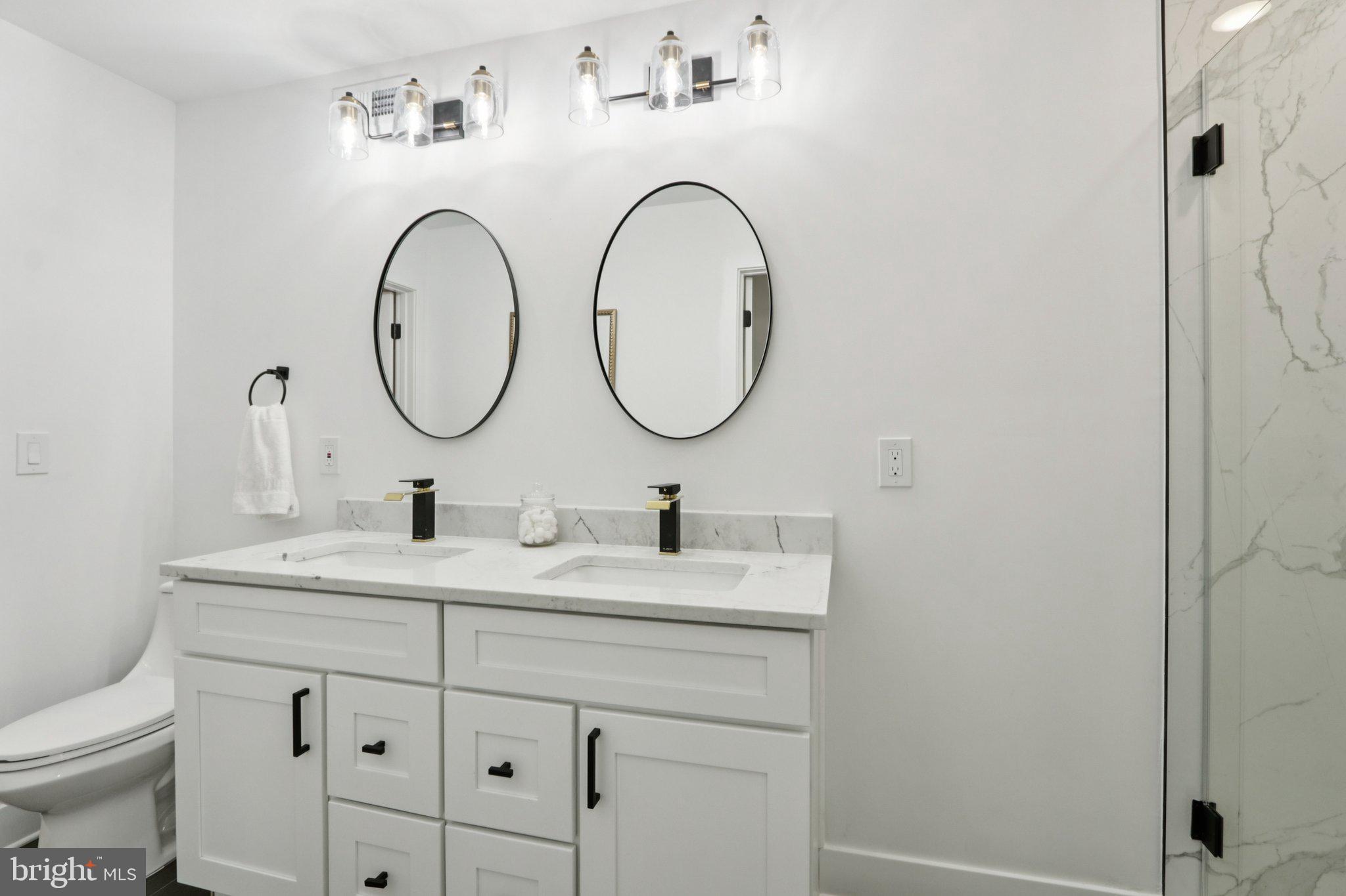 1814 E MOYAMENSING AVENUE B