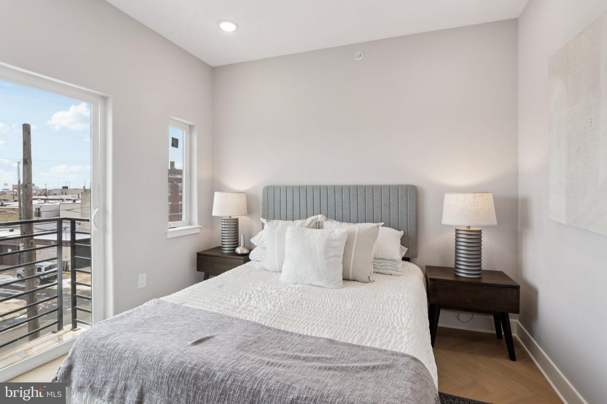 1814 E MOYAMENSING AVENUE B