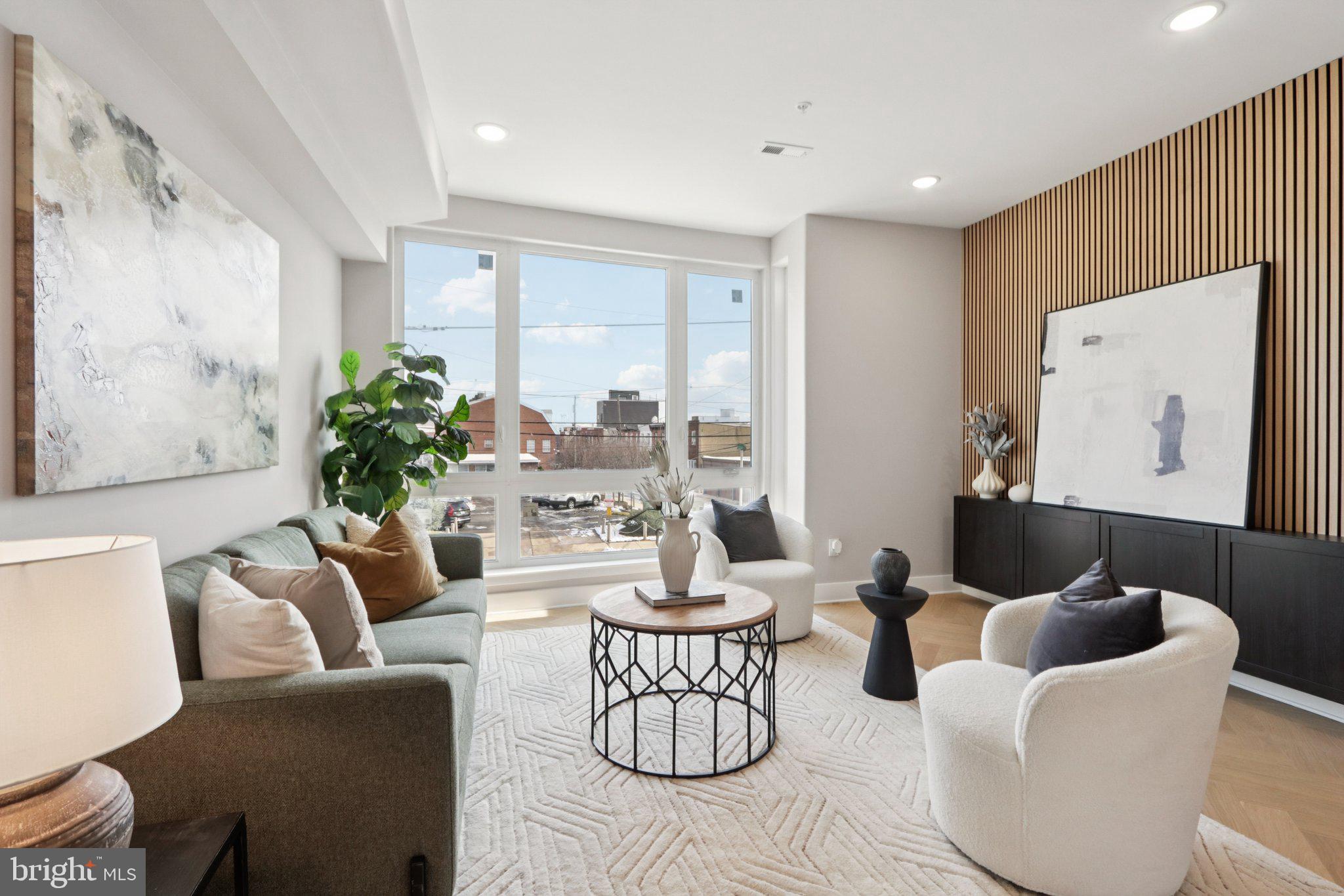 1814 E MOYAMENSING AVENUE B