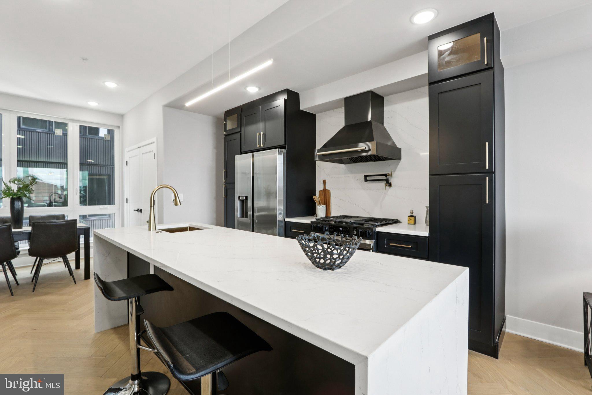 1814 E MOYAMENSING AVENUE B