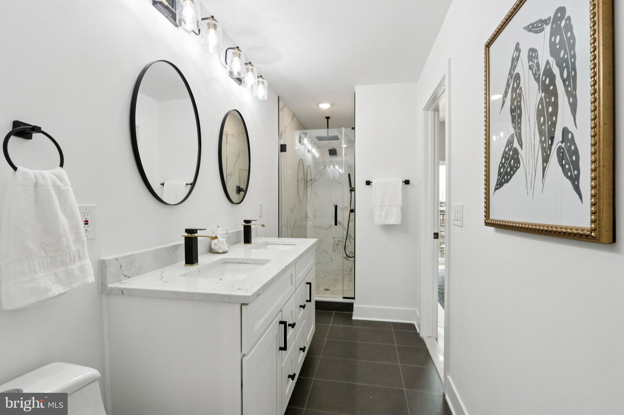 1814 E MOYAMENSING AVENUE B