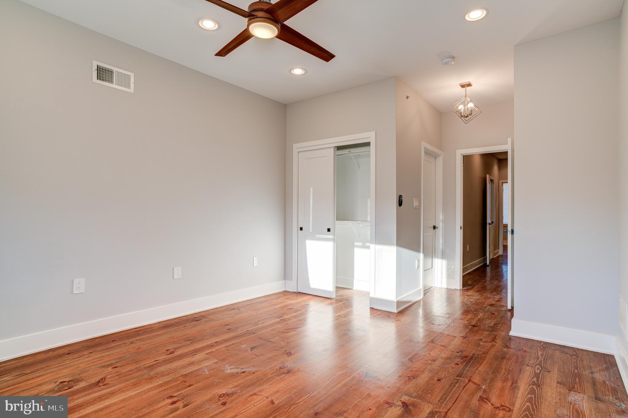 2526 E ALBERT STREET