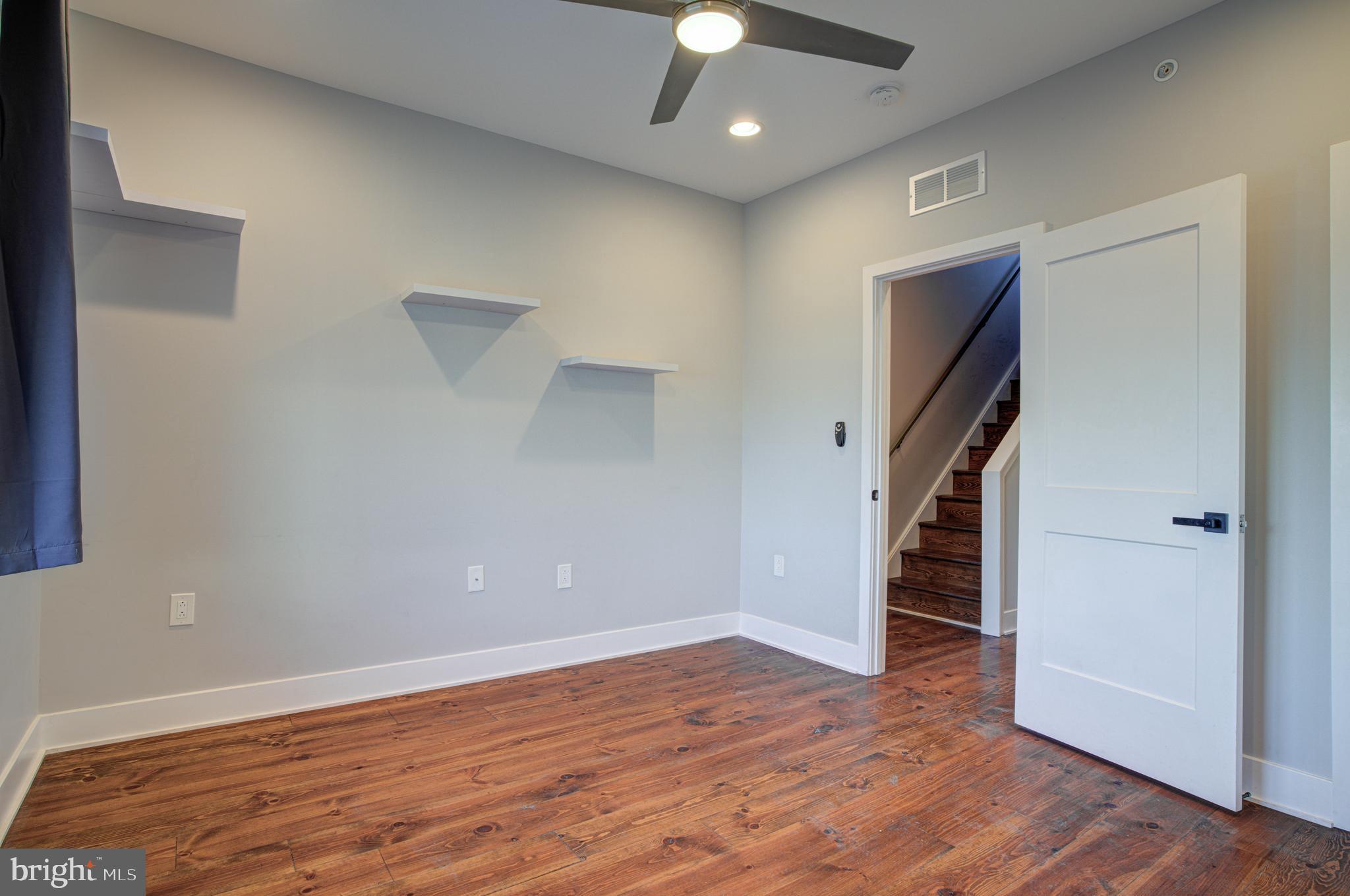 2526 E ALBERT STREET