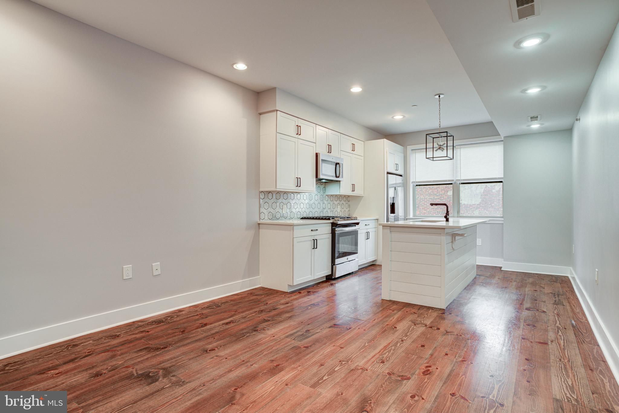 2526 E ALBERT STREET