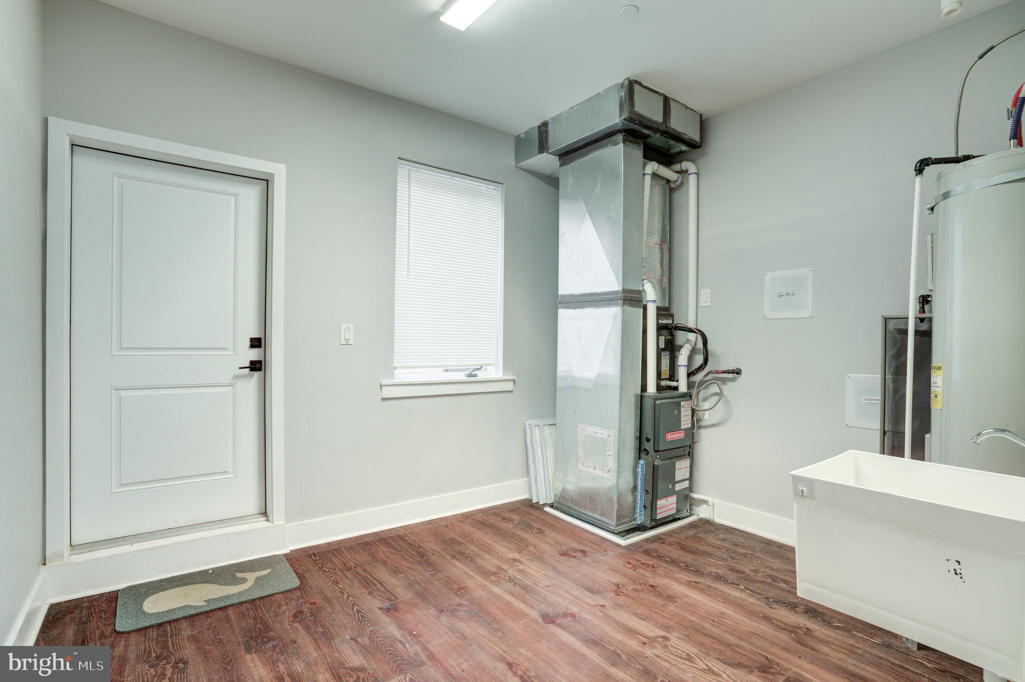 2526 E ALBERT STREET