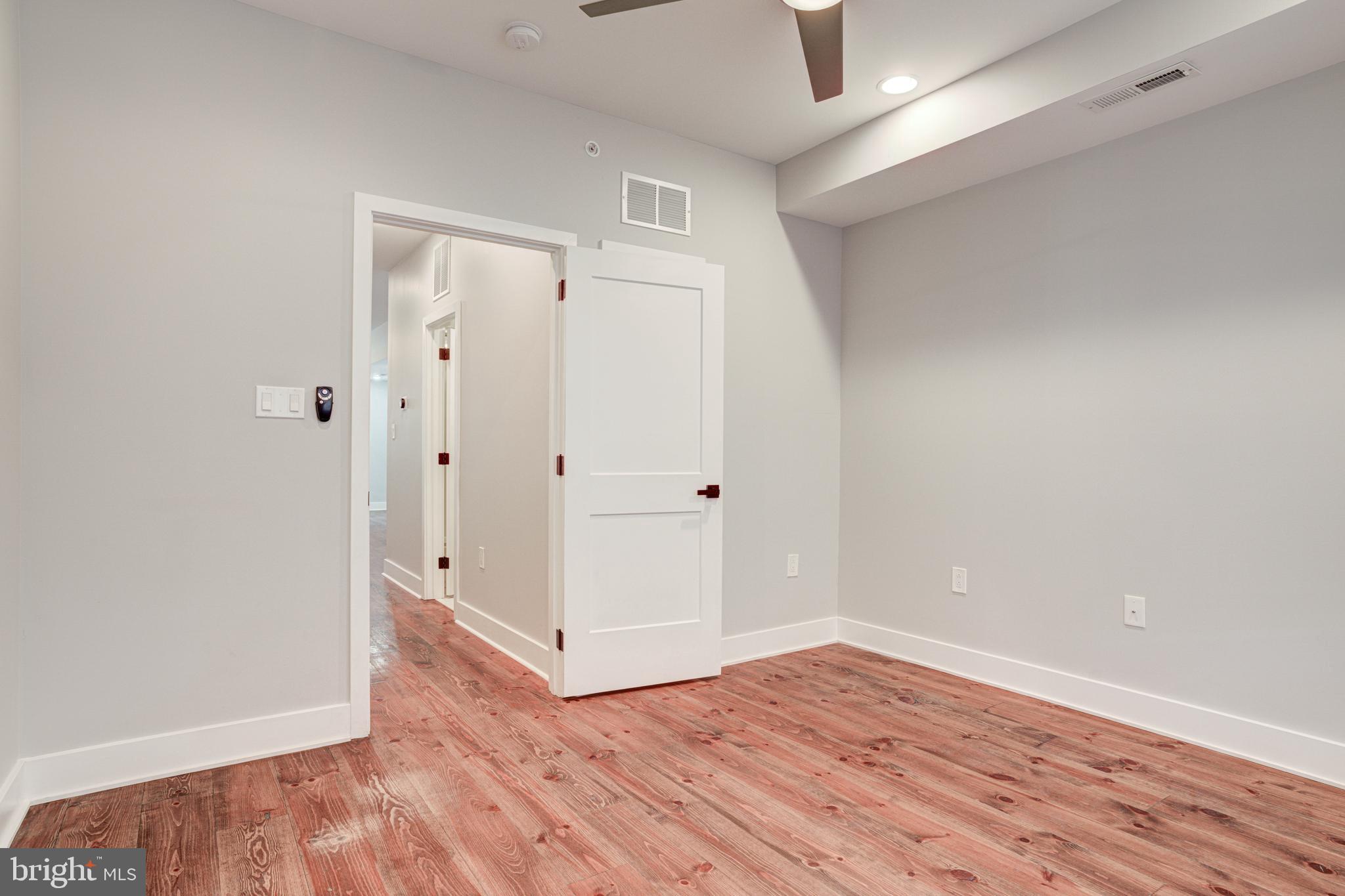 2526 E ALBERT STREET