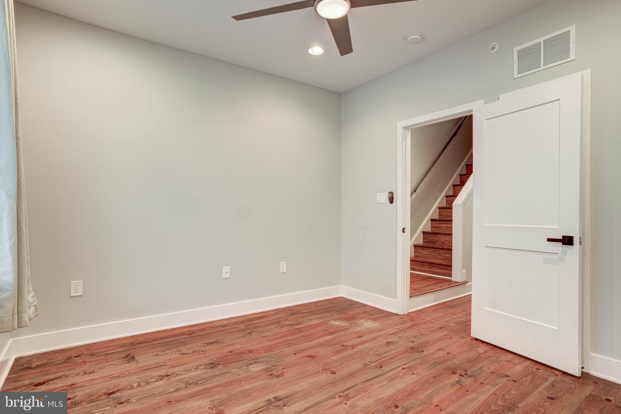 2526 E ALBERT STREET