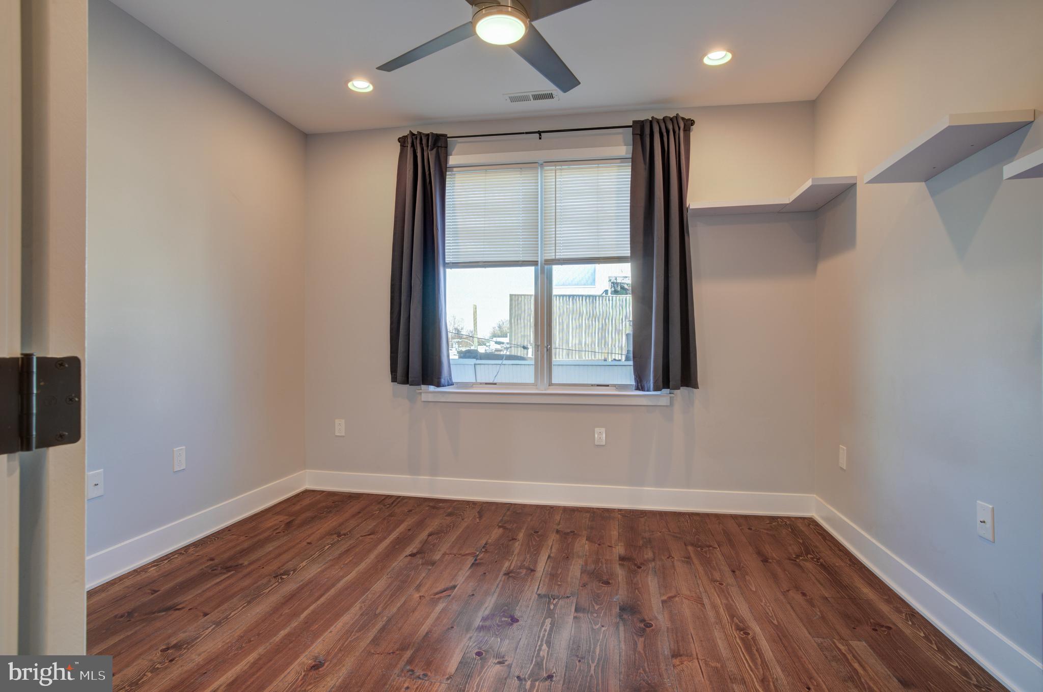 2526 E ALBERT STREET