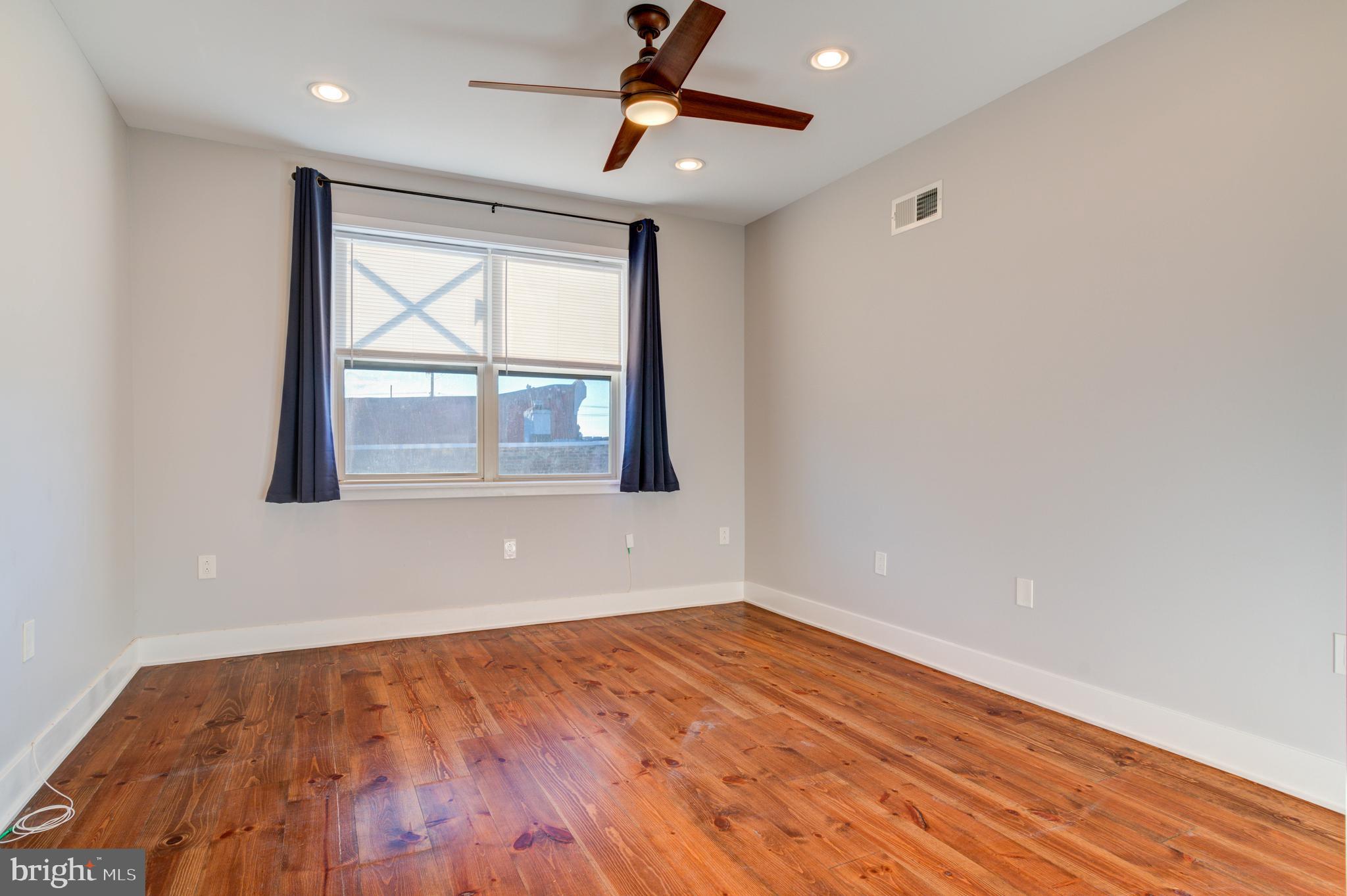 2526 E ALBERT STREET