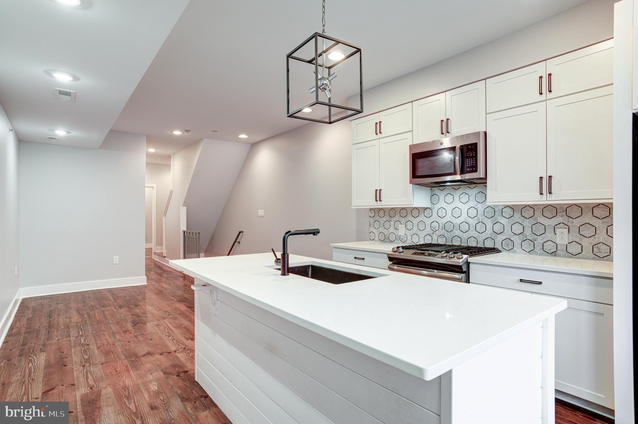 2526 E ALBERT STREET