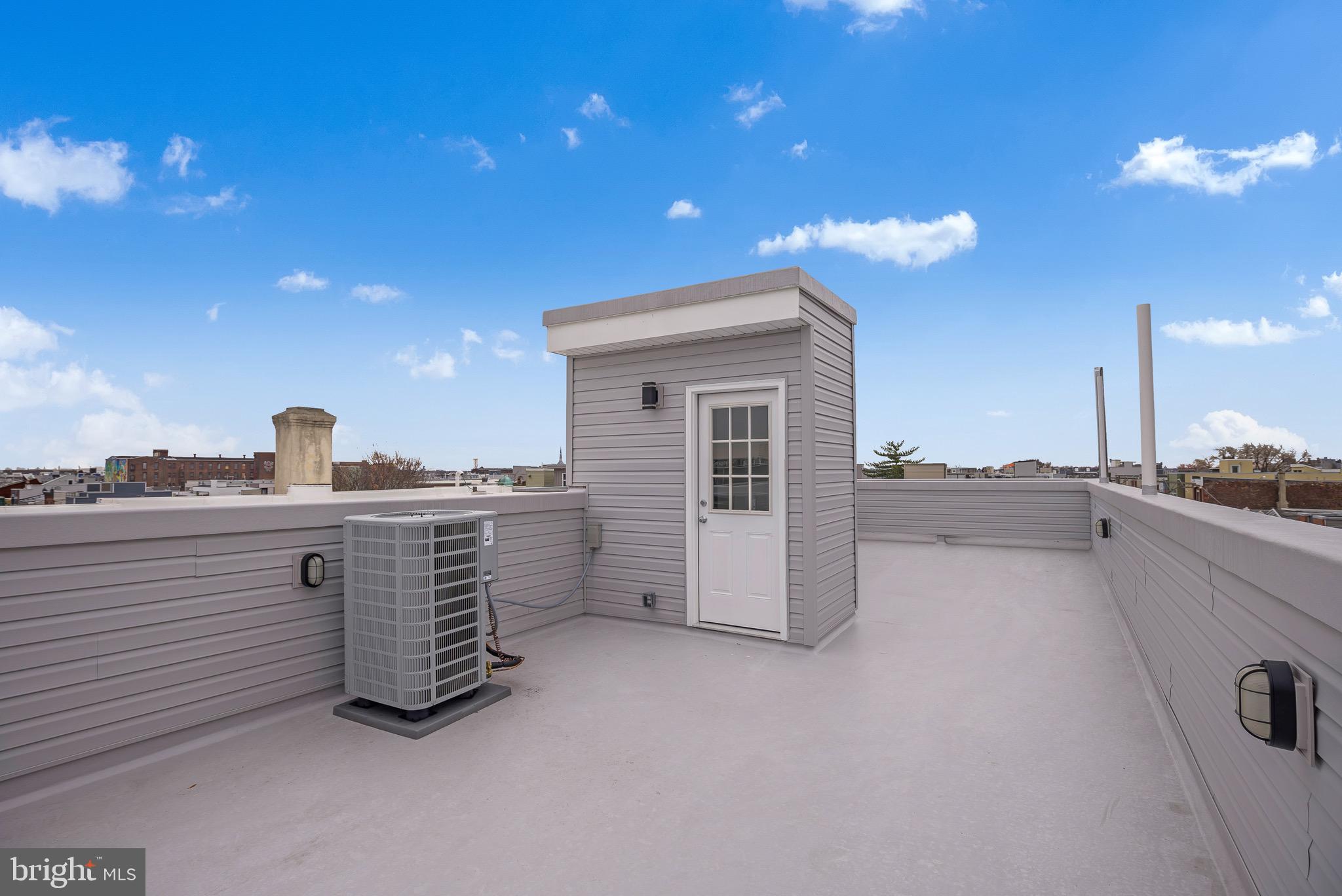 2216 EMERALD STREET |UNIT B