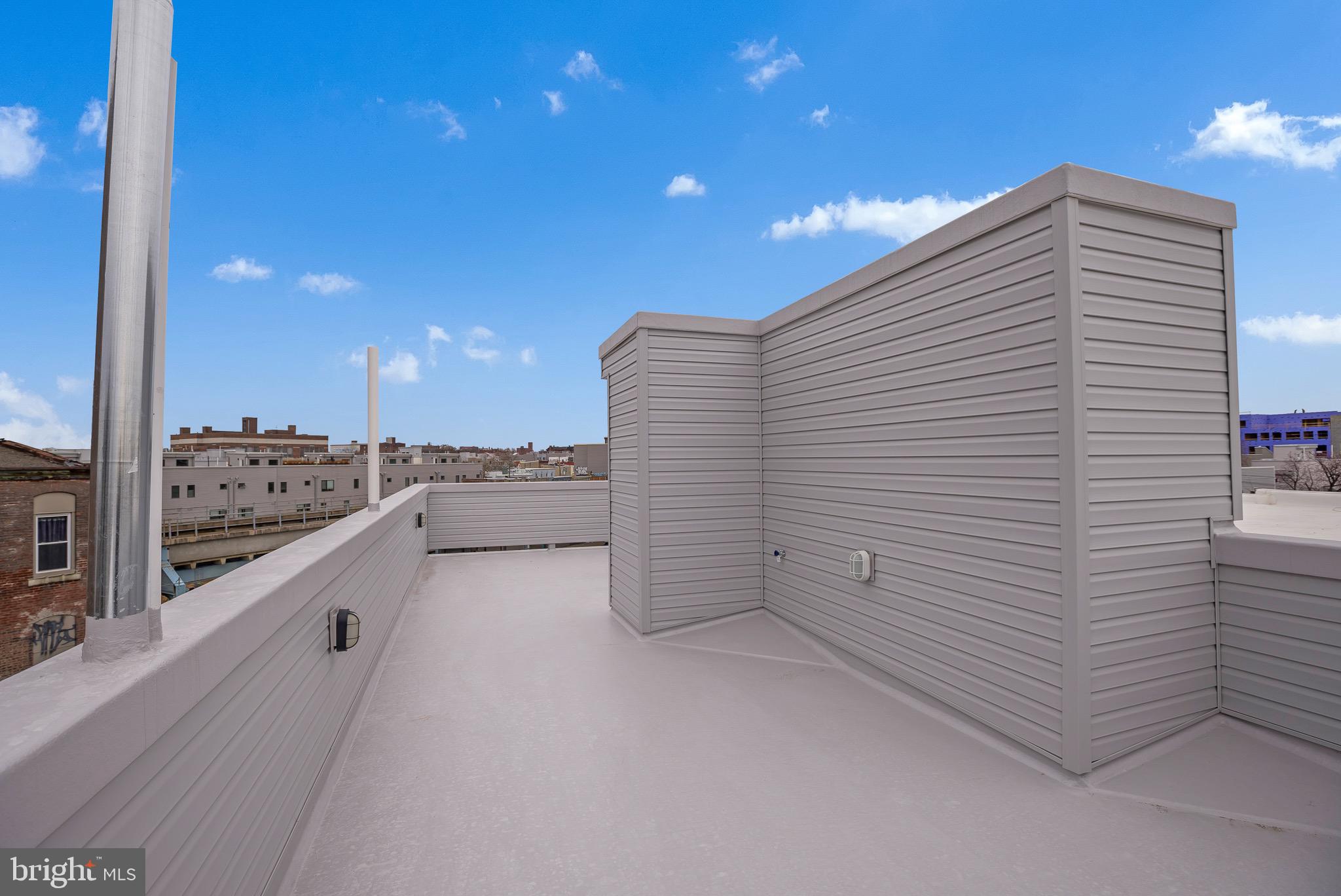 2216 EMERALD STREET |UNIT B